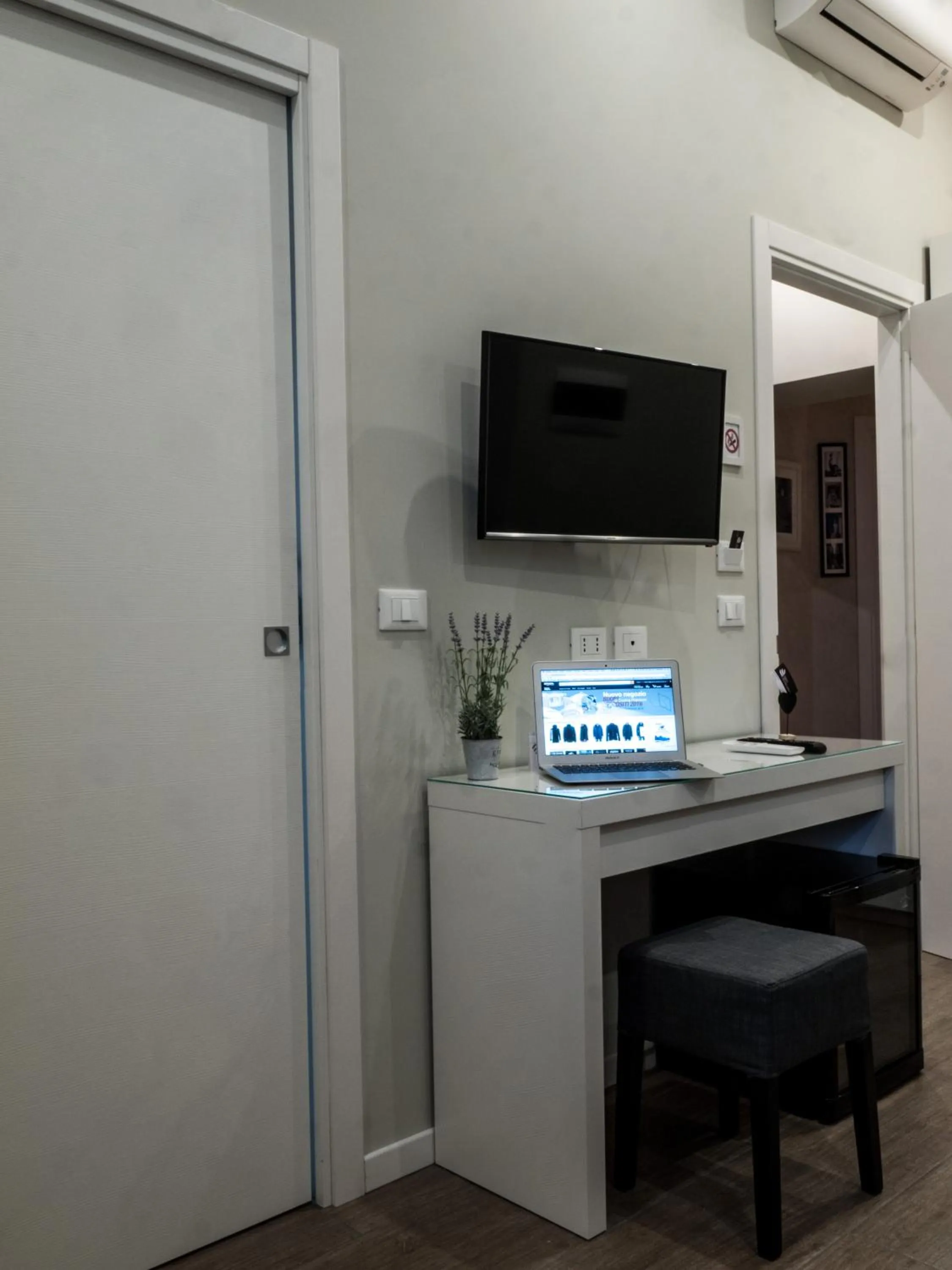 Living room in Bed Milano Linate