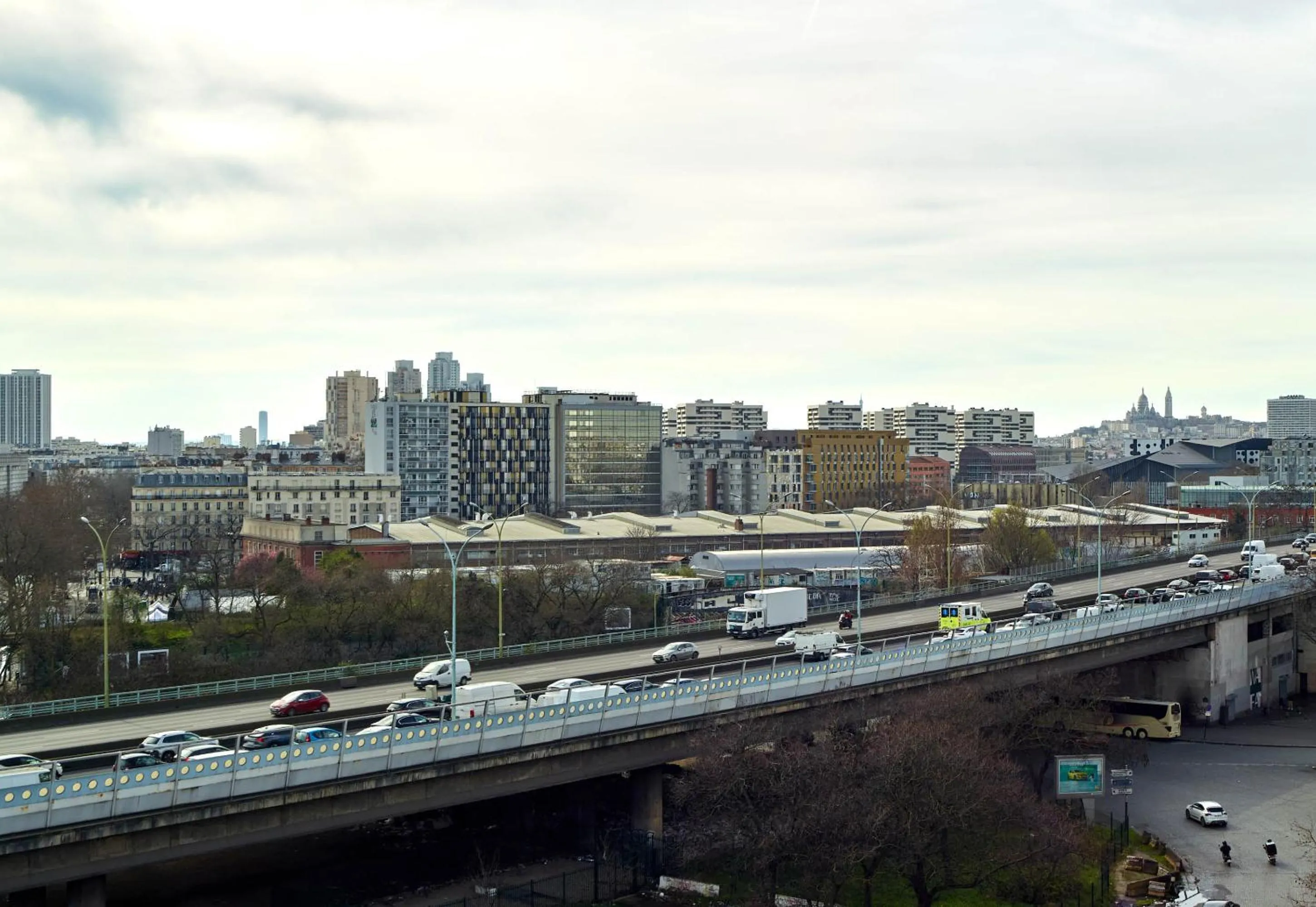 City view in B&B HOTEL Paris Porte de la Villette