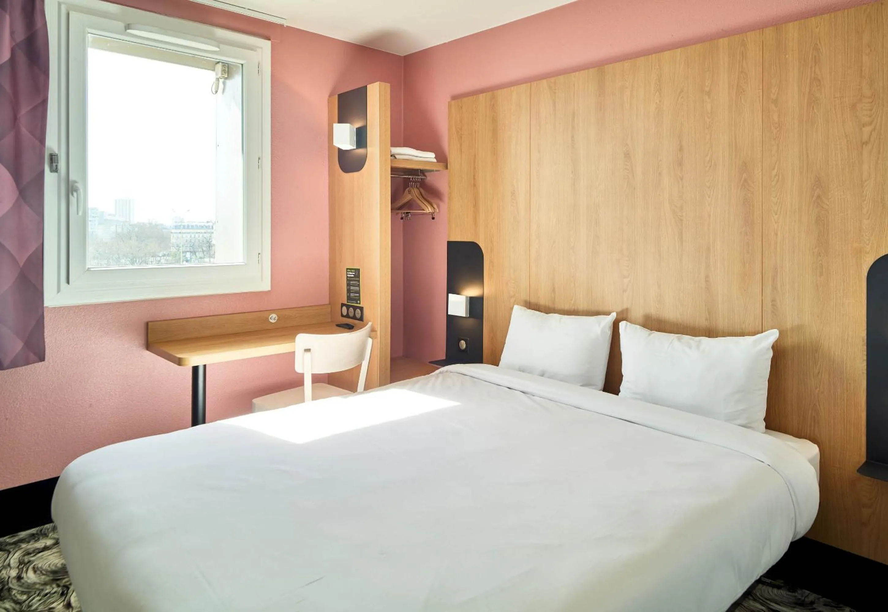 Photo of the whole room, Bed in B&B HOTEL Paris Porte de la Villette