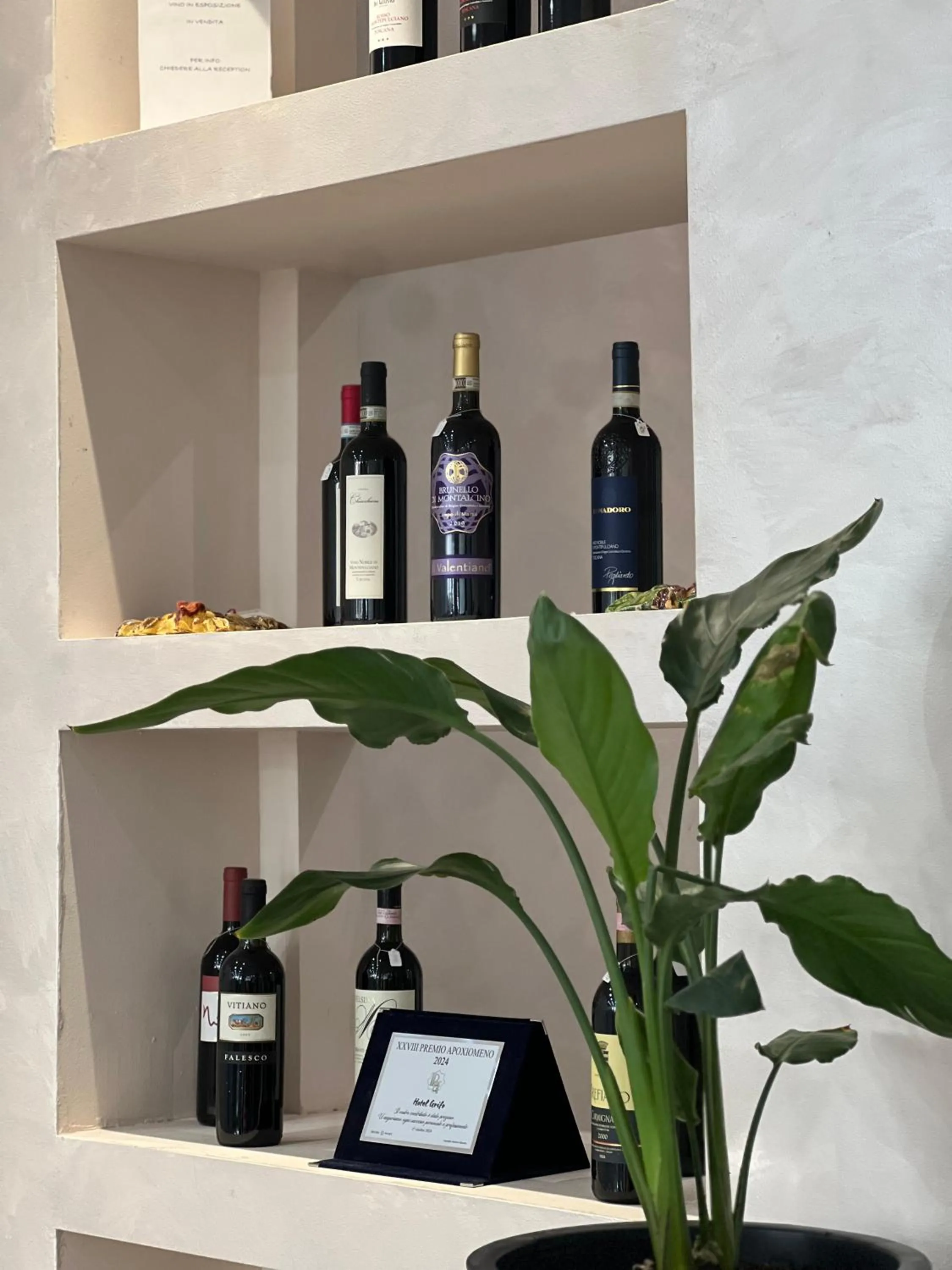 Lobby or reception in Il Grifo Hotel e Bisteccheria Toscana