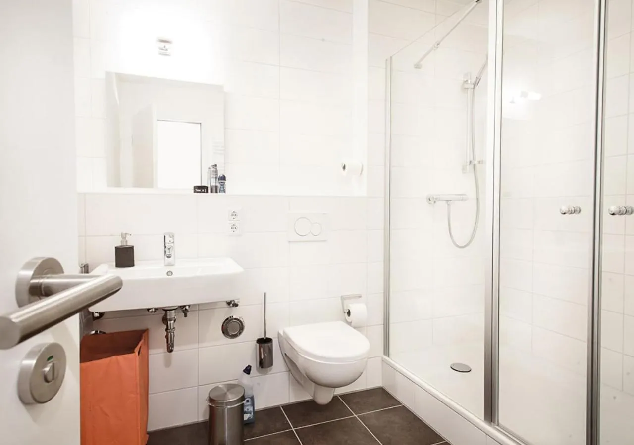 Shower in smartments Hamburg Aussenalster