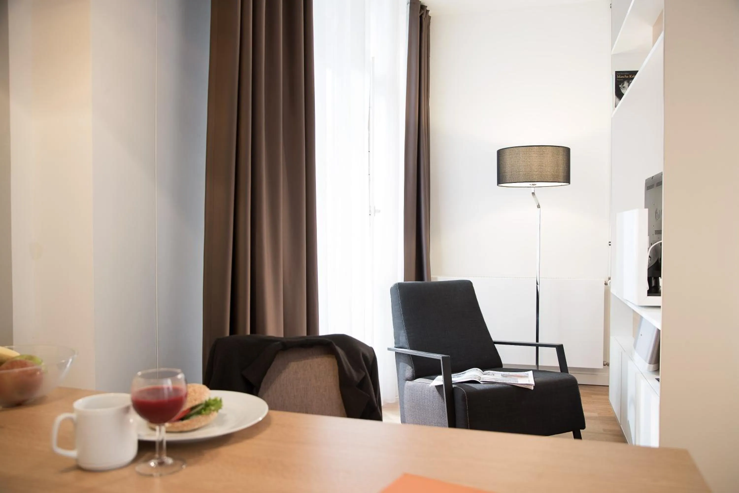 Seating area in smartments Hamburg Aussenalster