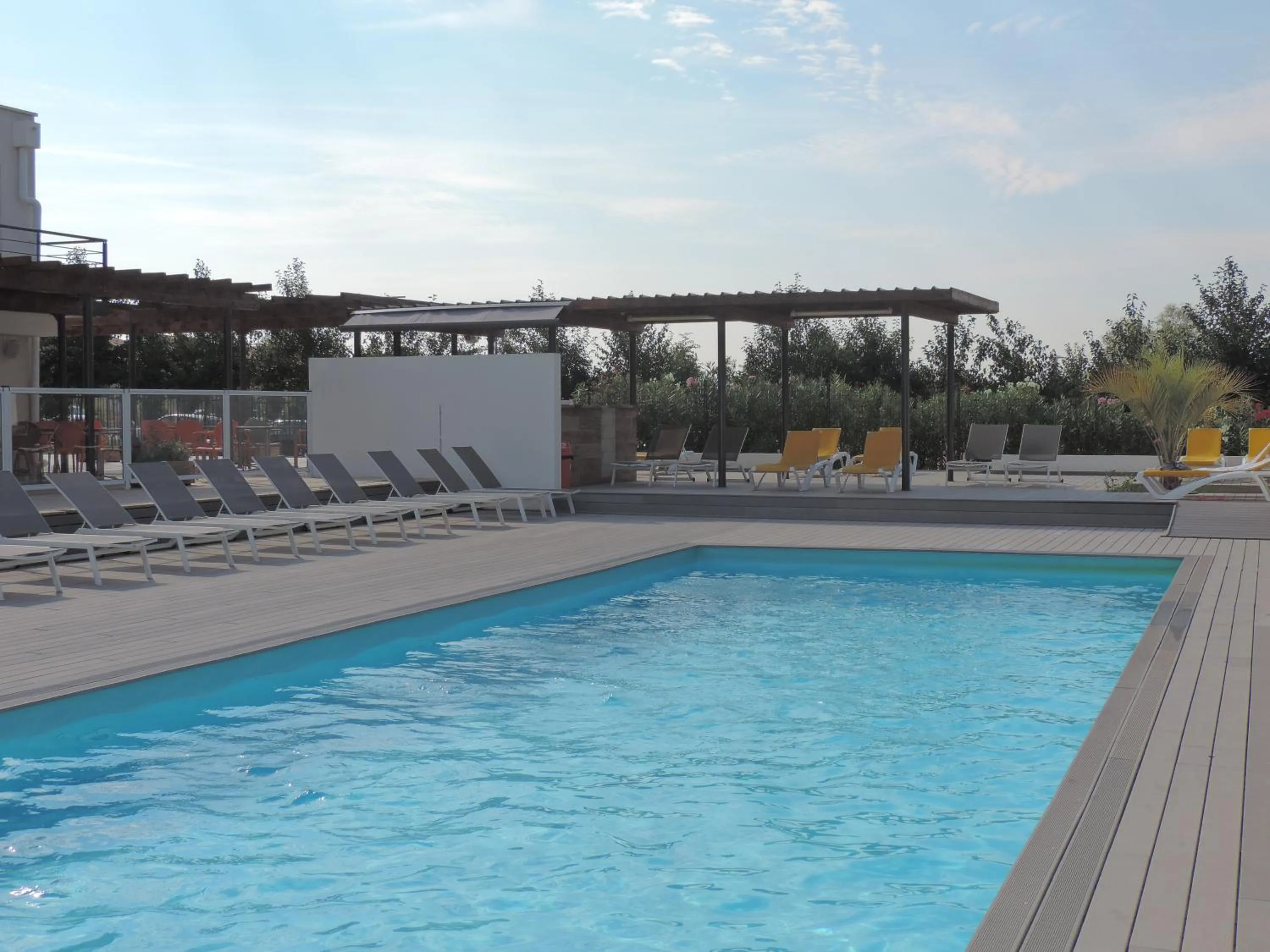 Swimming pool in Studios Nuitée en Provence