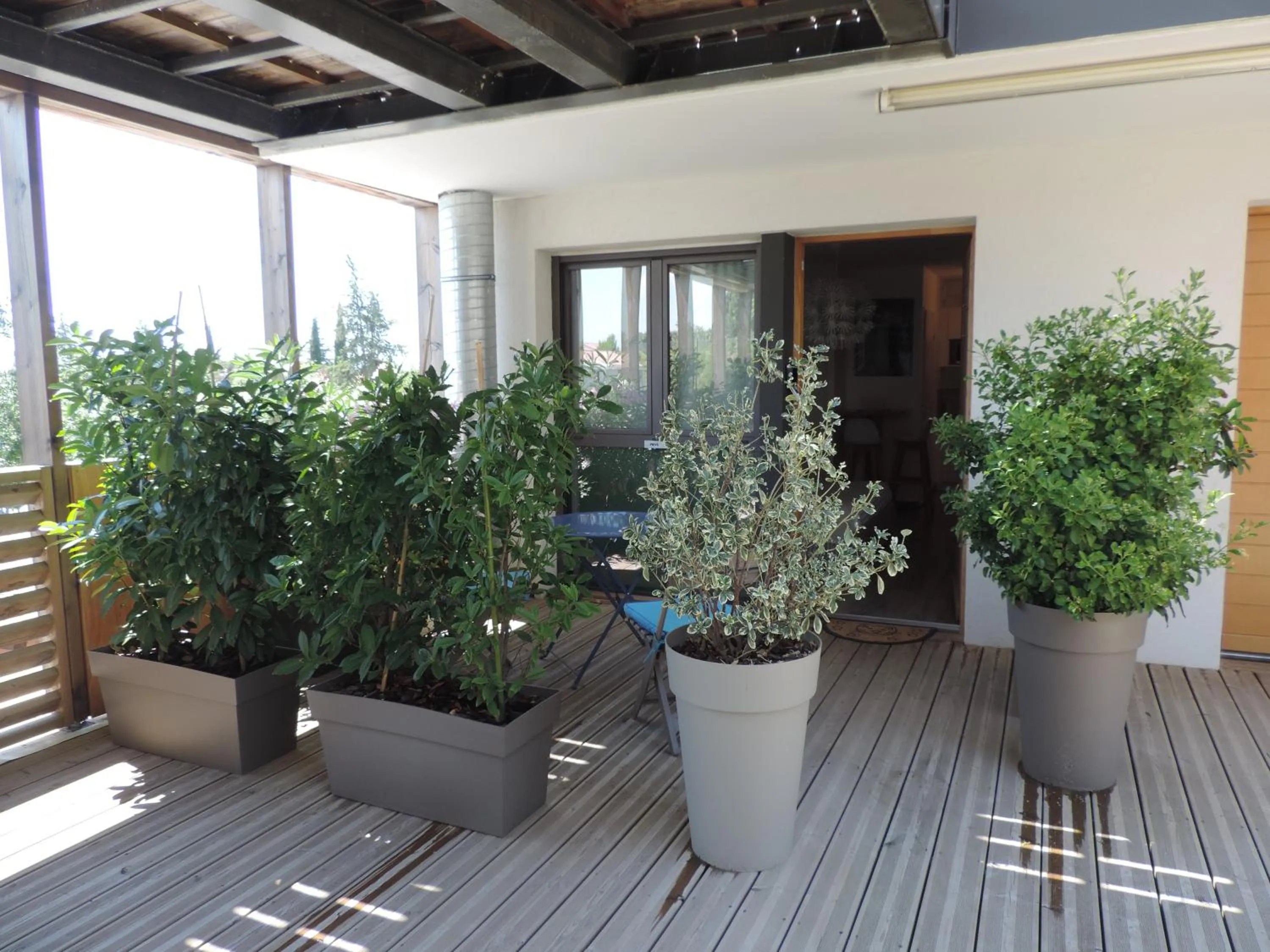 Patio in Studios Nuitée en Provence