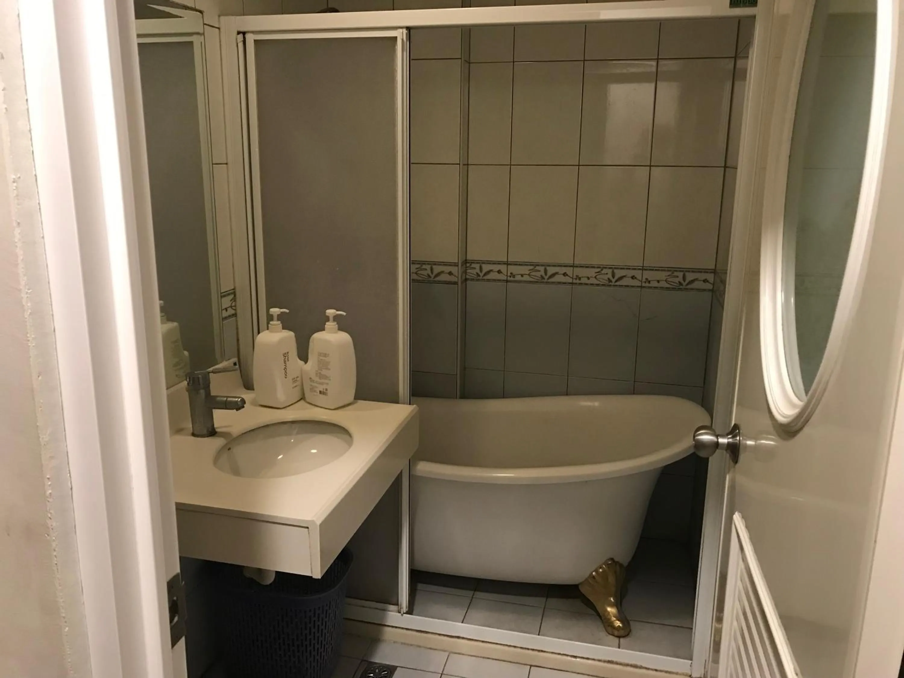 Bathroom in Songboling Hot Spring Inn