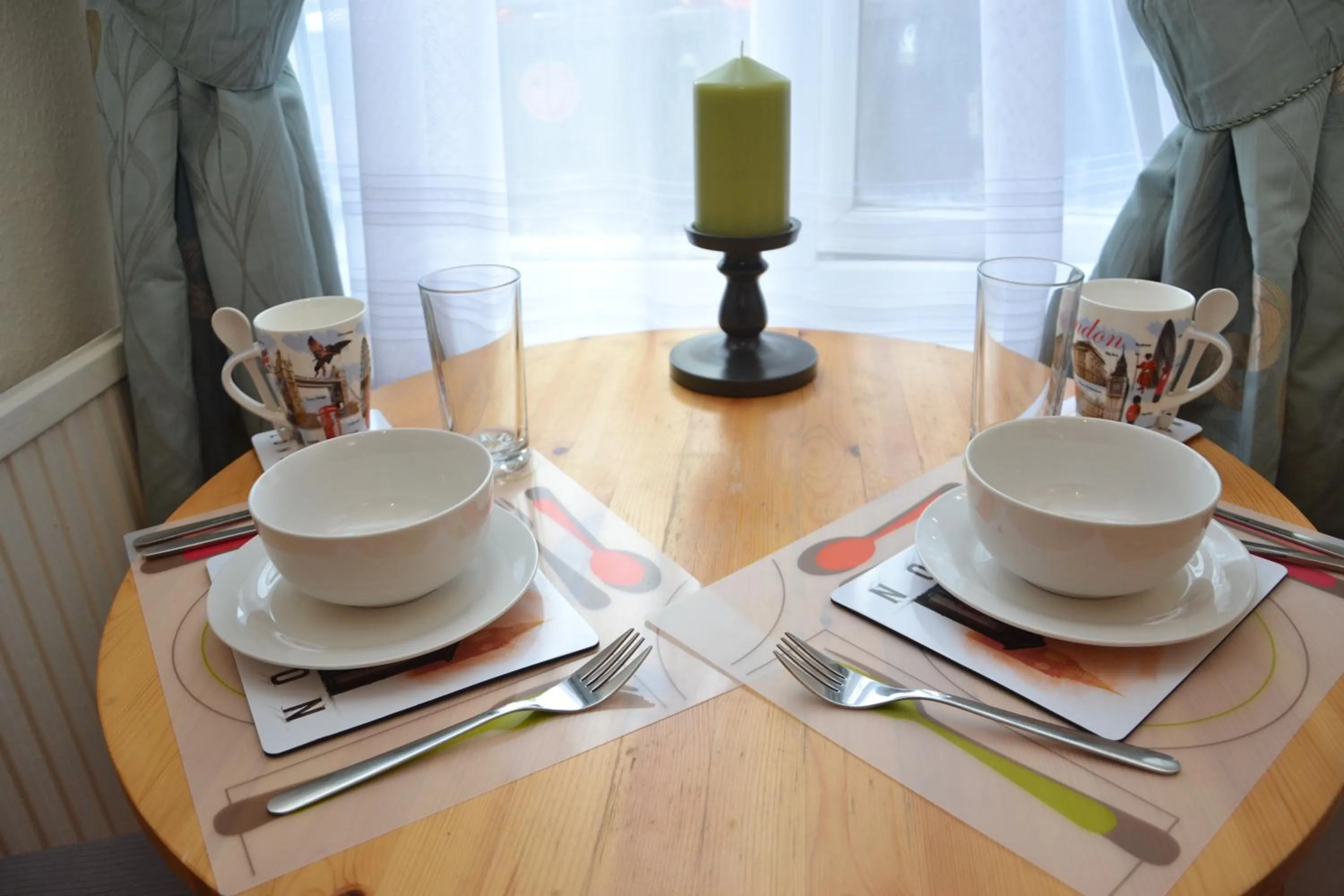 Bedroom in London Queen Park Apartments