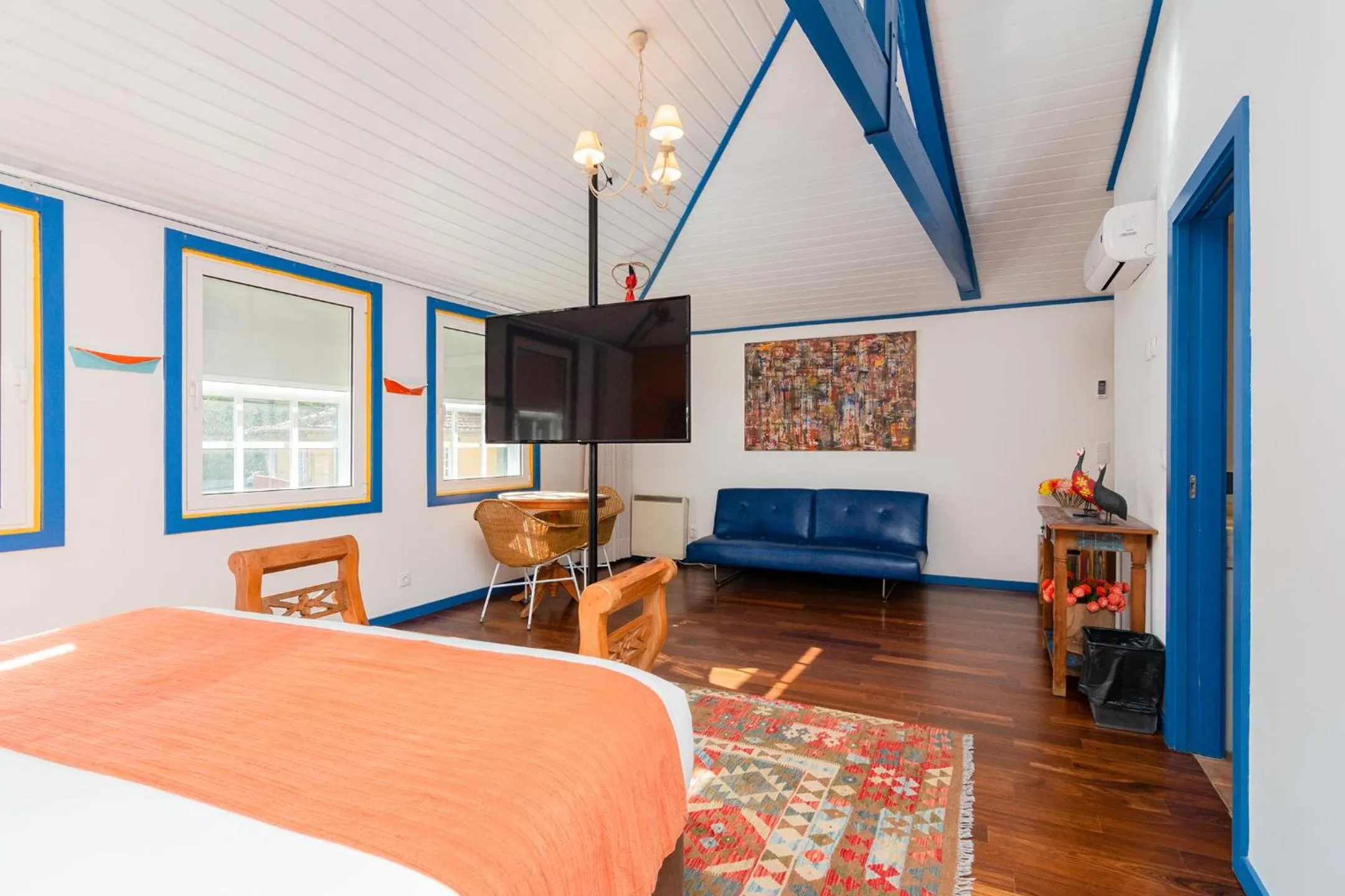 TV and multimedia, Bed in Miragaia House