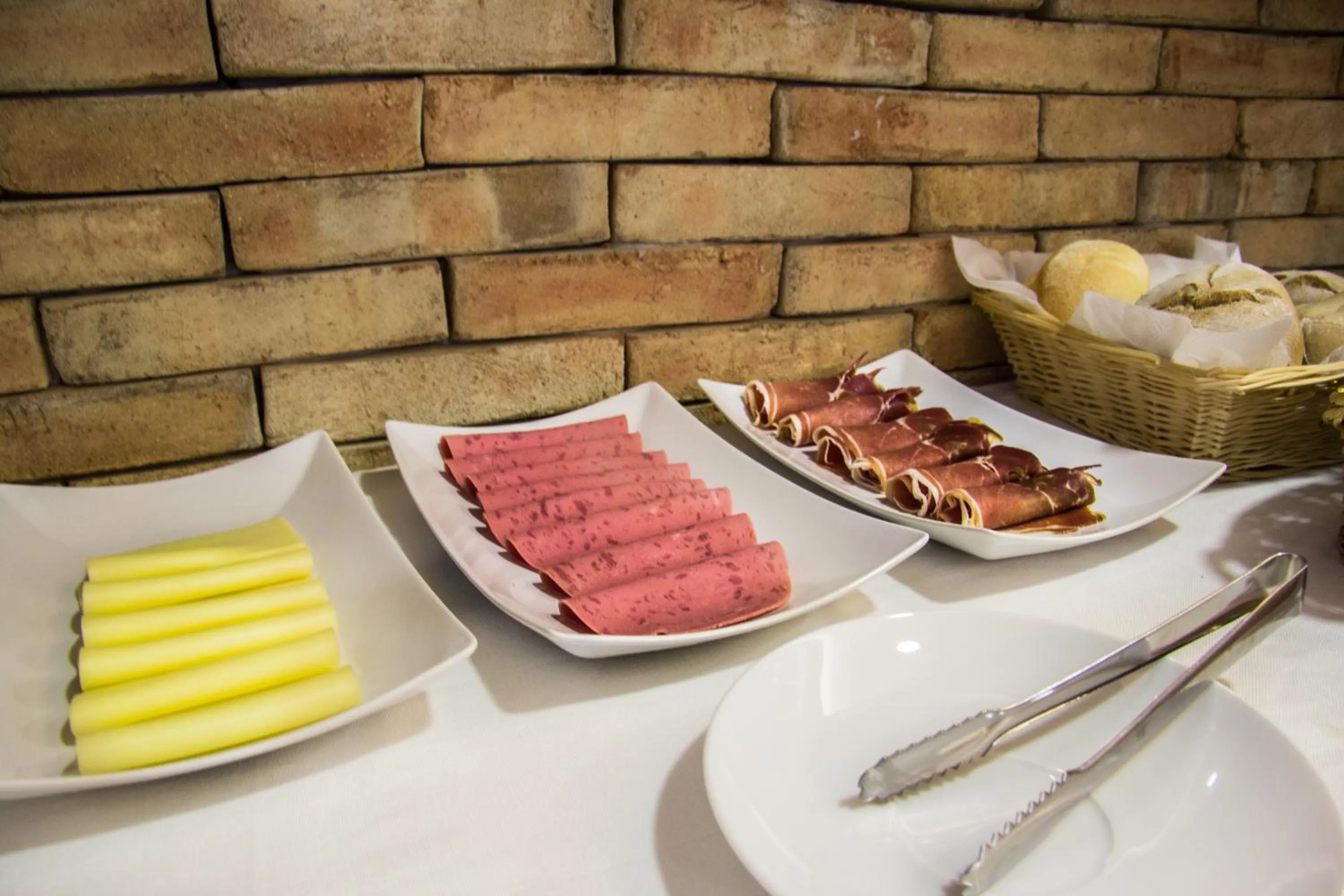 Breakfast in Miragaia House