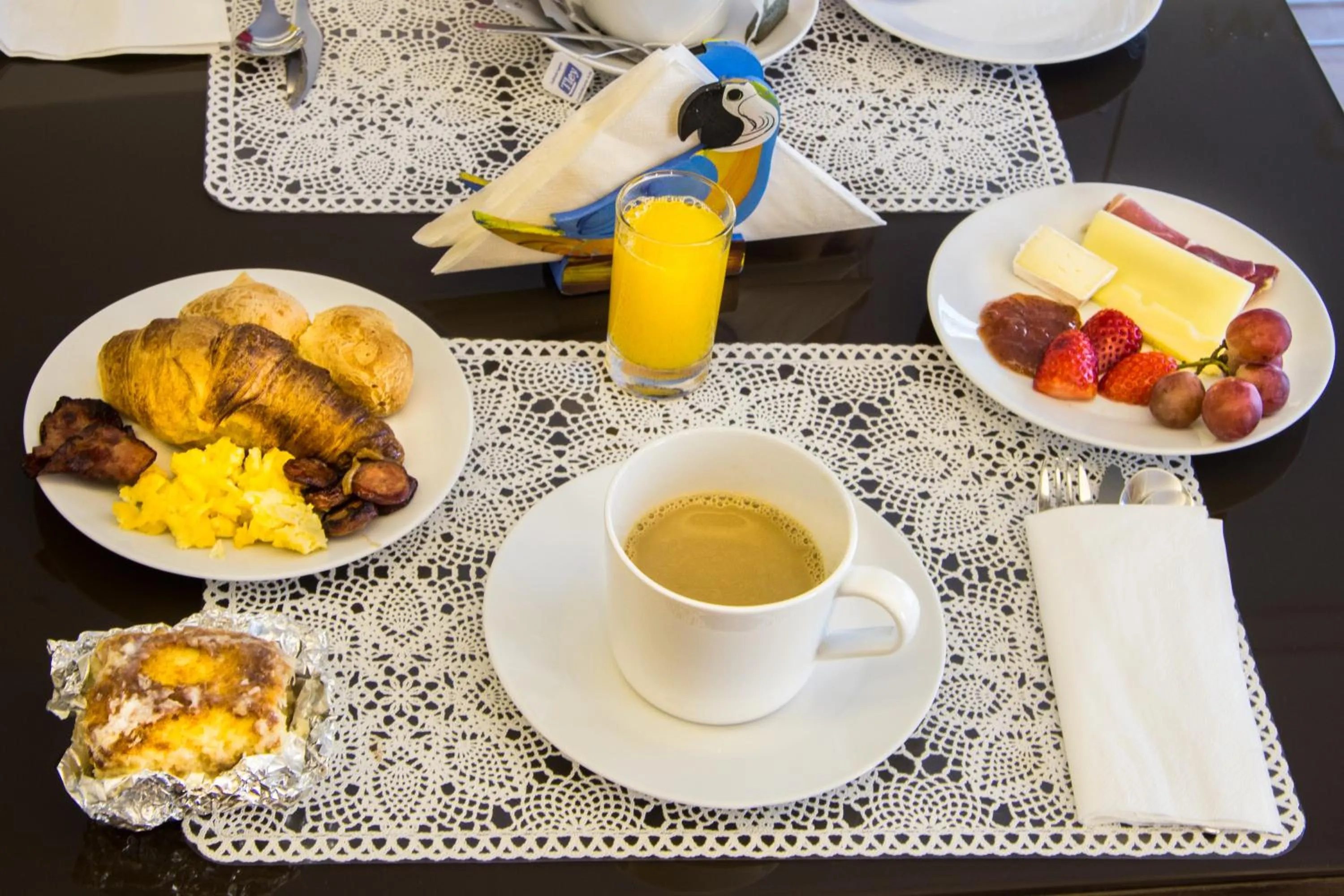 Breakfast in Miragaia House