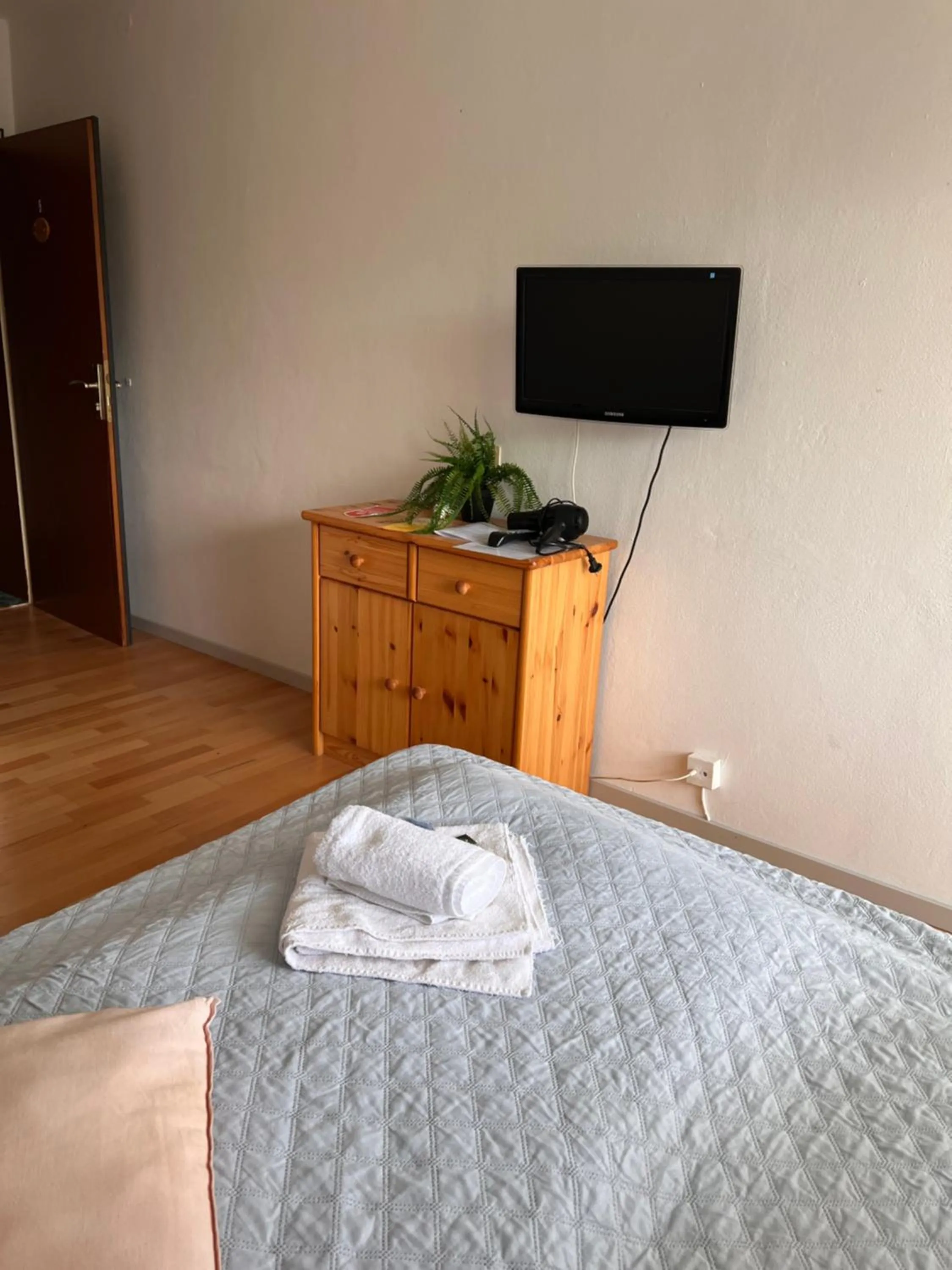 Bed in Gasthof Sonnenheim