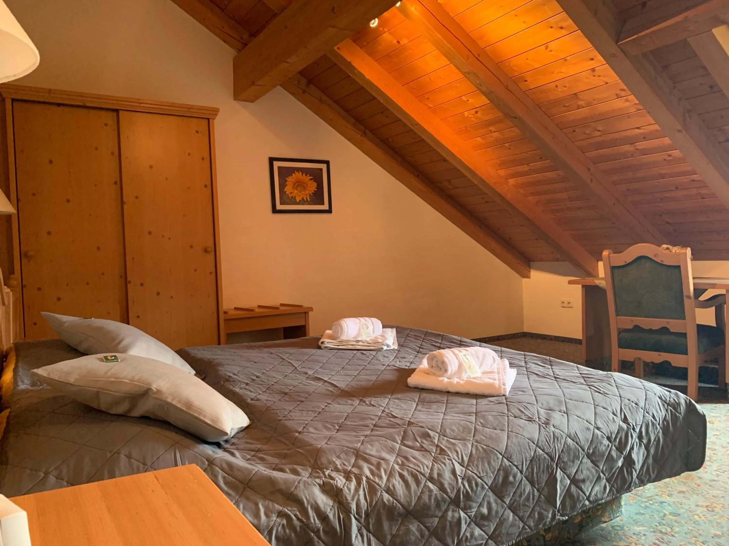 Bed in Gasthof Sonnenheim