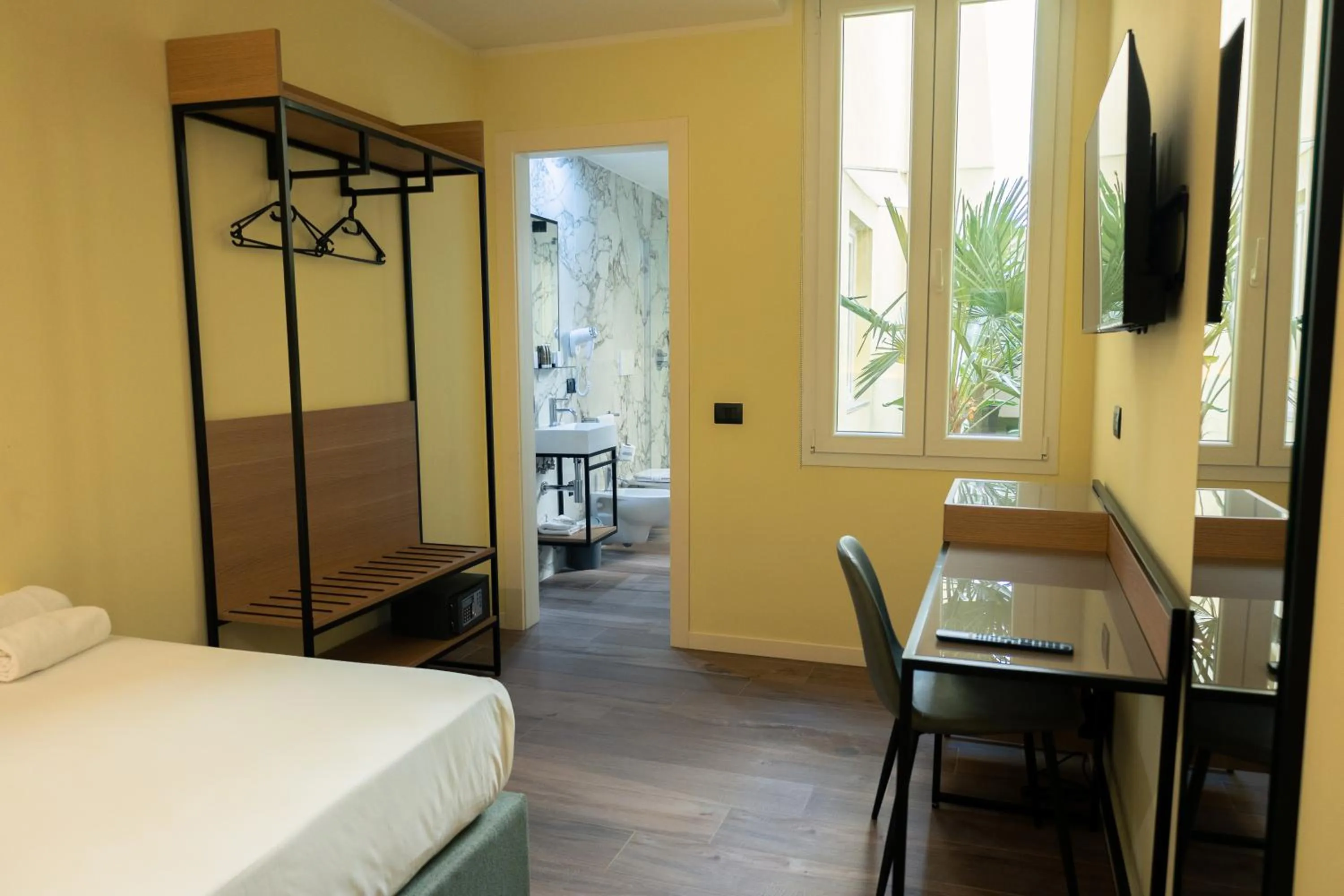 Bedroom, Bed in JR Hotels Hermes Firenze