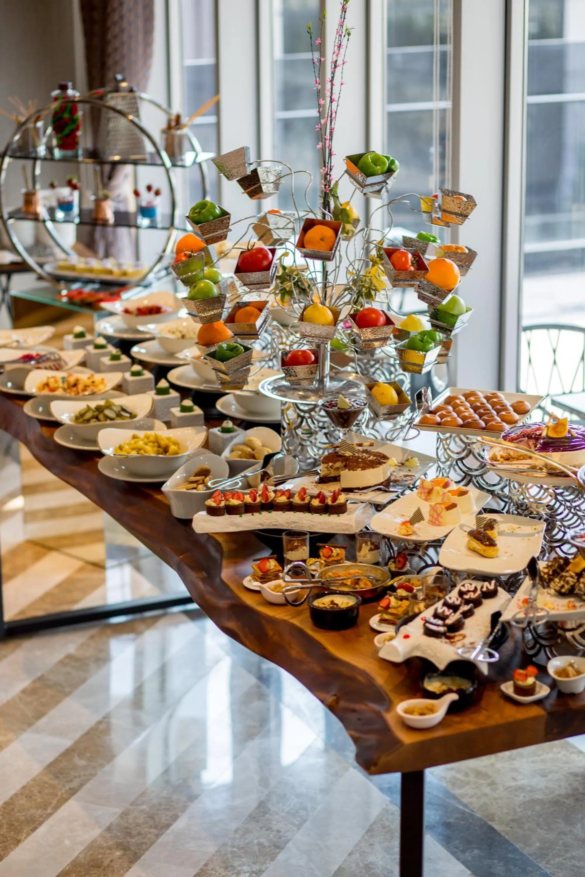 Restaurant/places to eat in Willmont Hotel