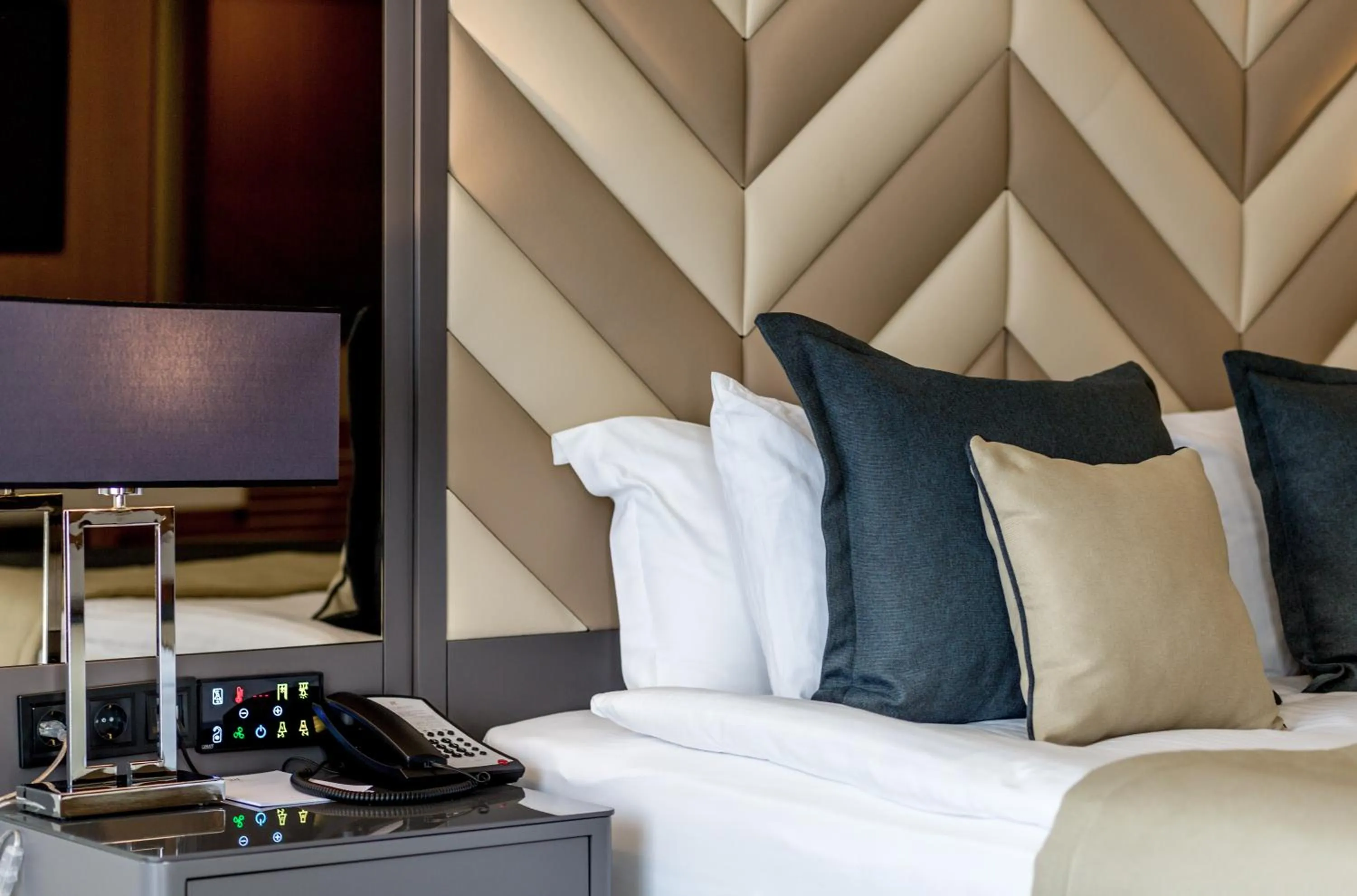 Bed in Willmont Hotel