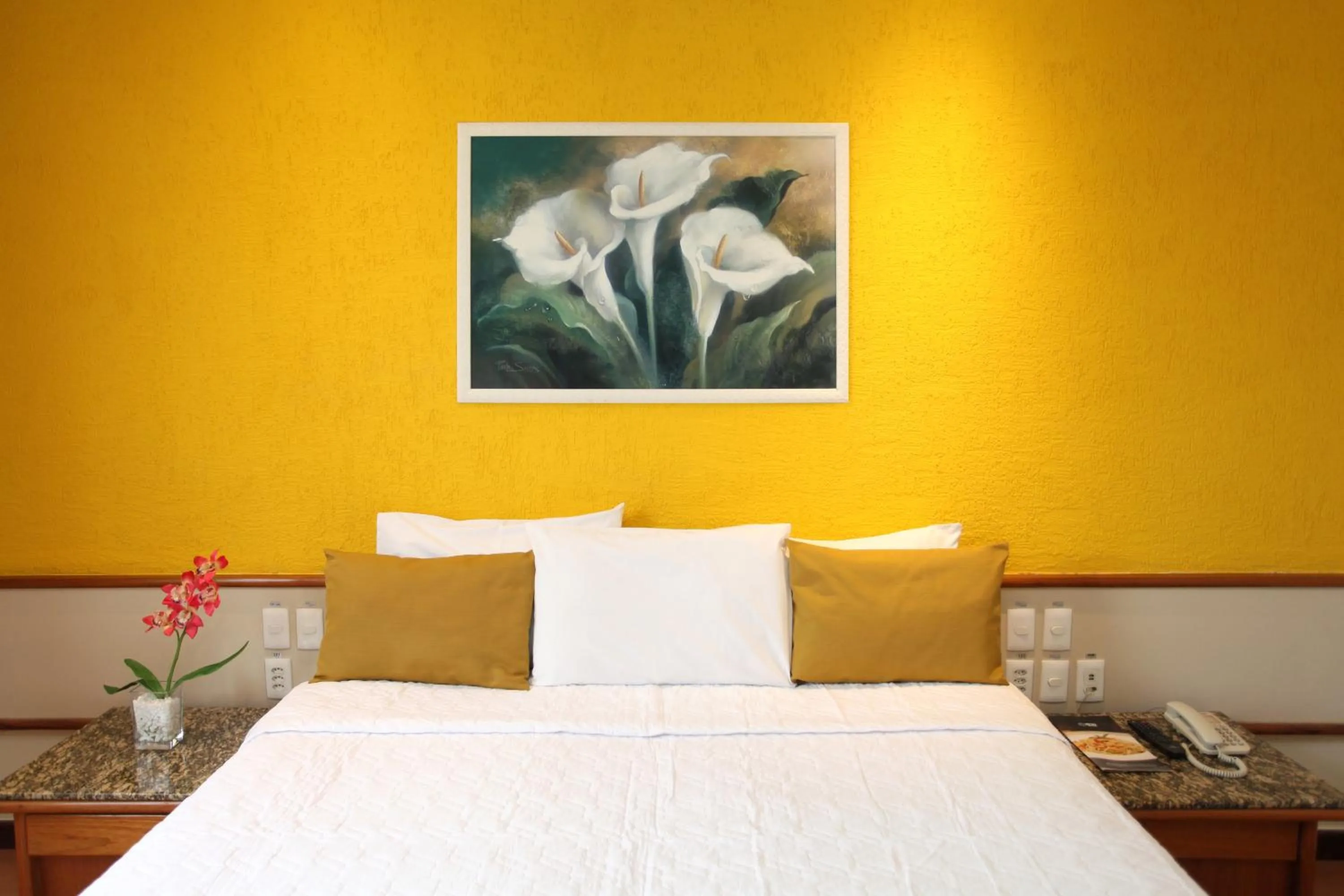 Bed in Mengo Palace Hotel