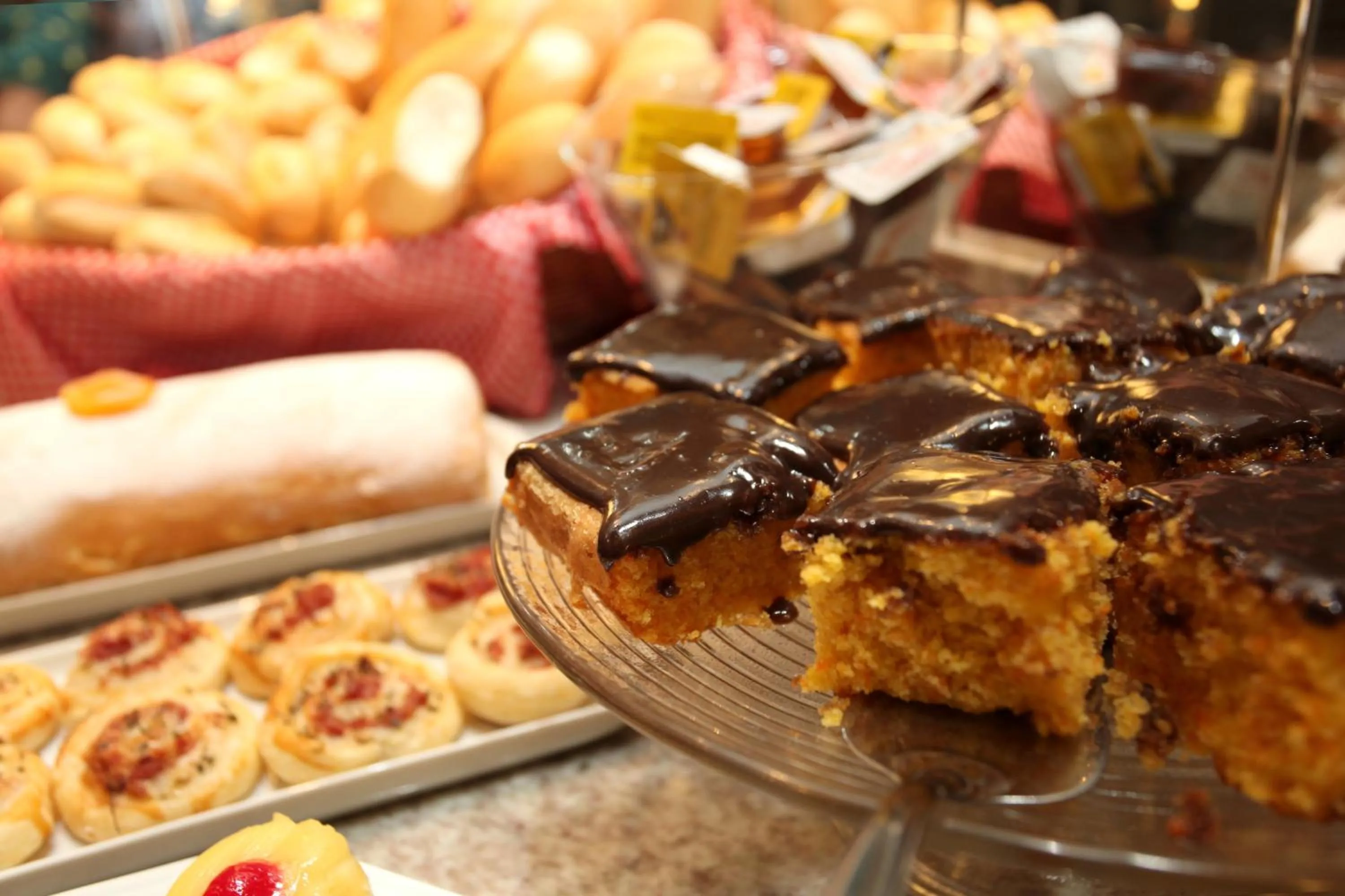 Buffet breakfast in Mengo Palace Hotel