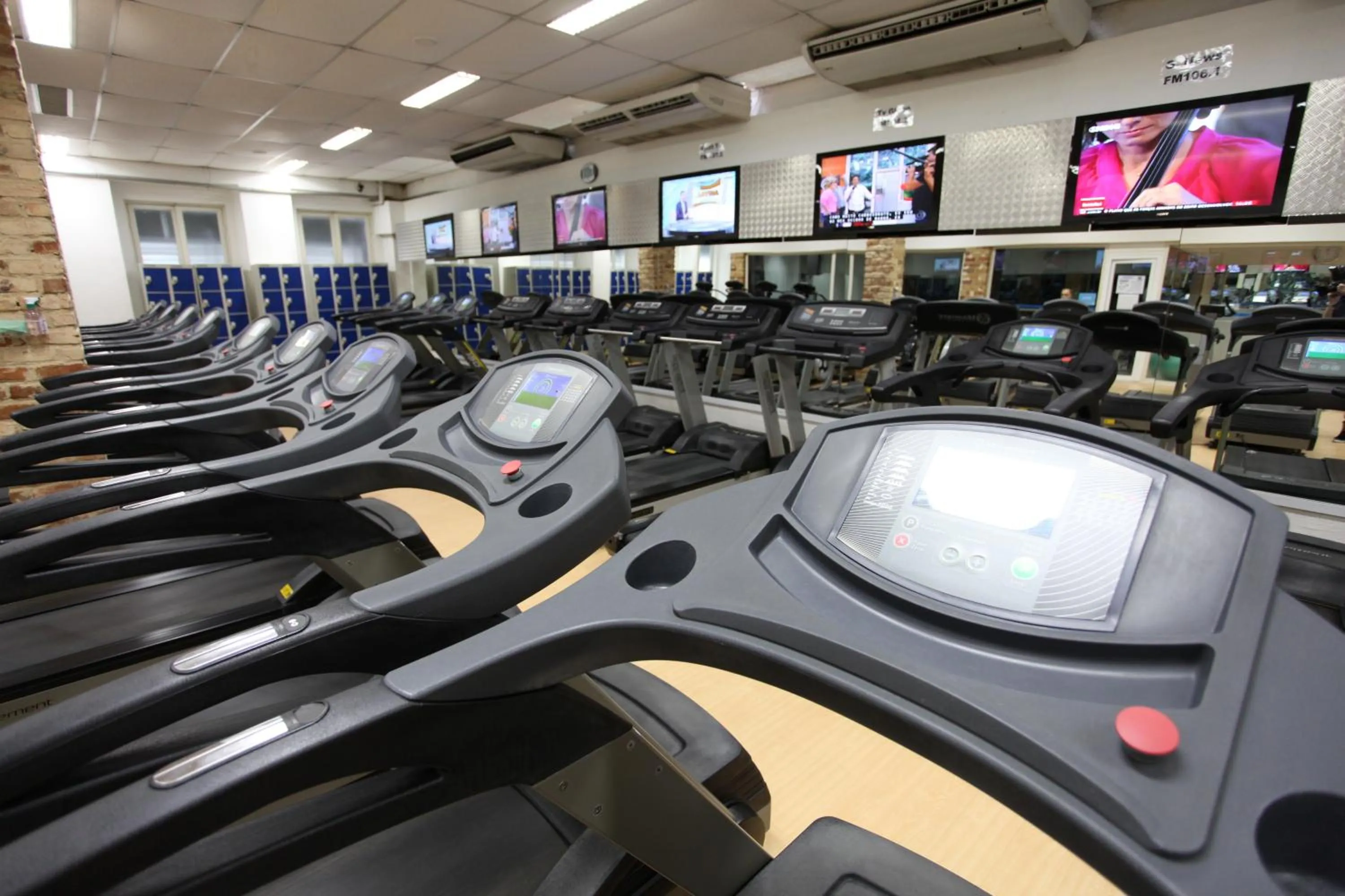 Fitness centre/facilities in Mengo Palace Hotel