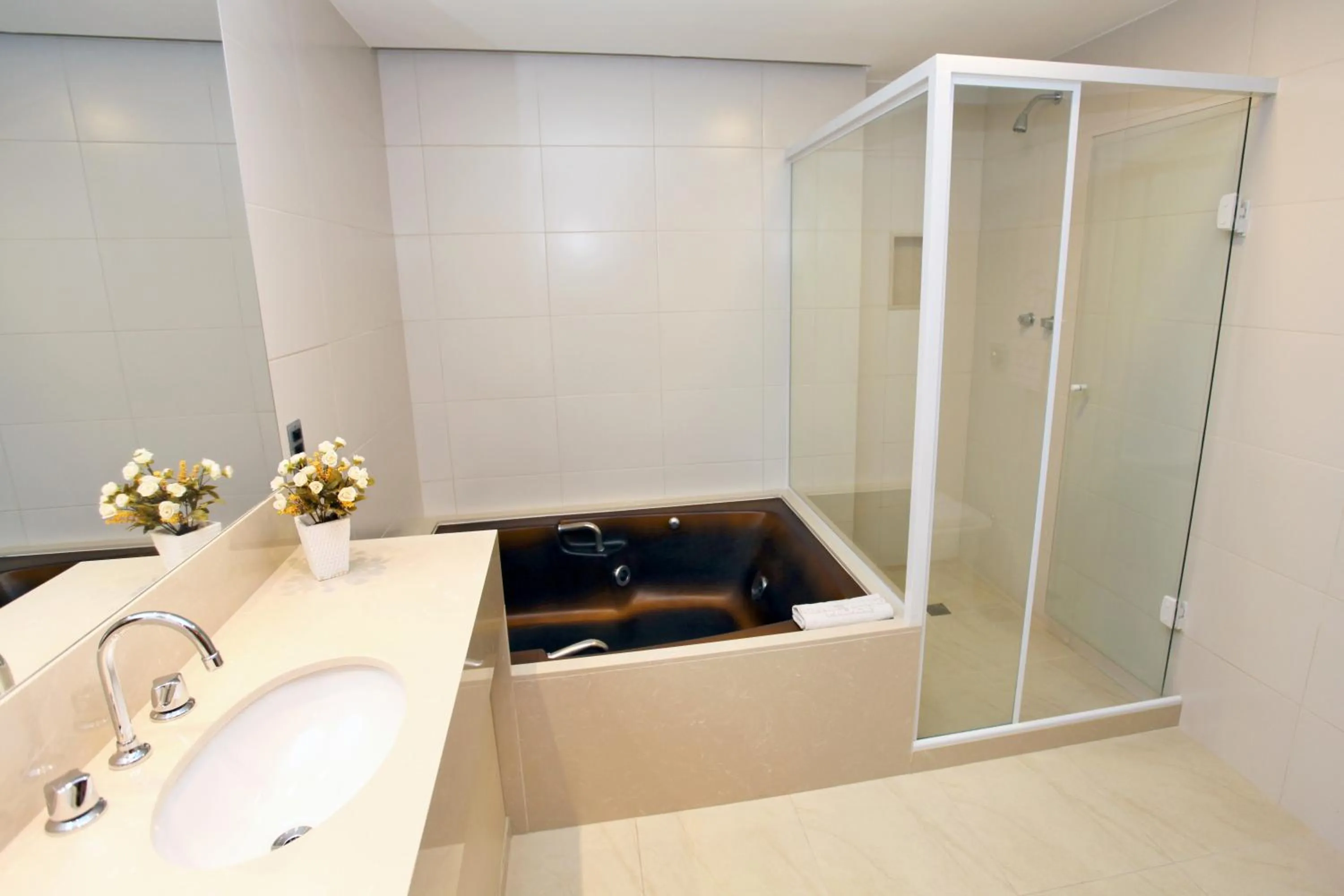 Shower in Mengo Palace Hotel