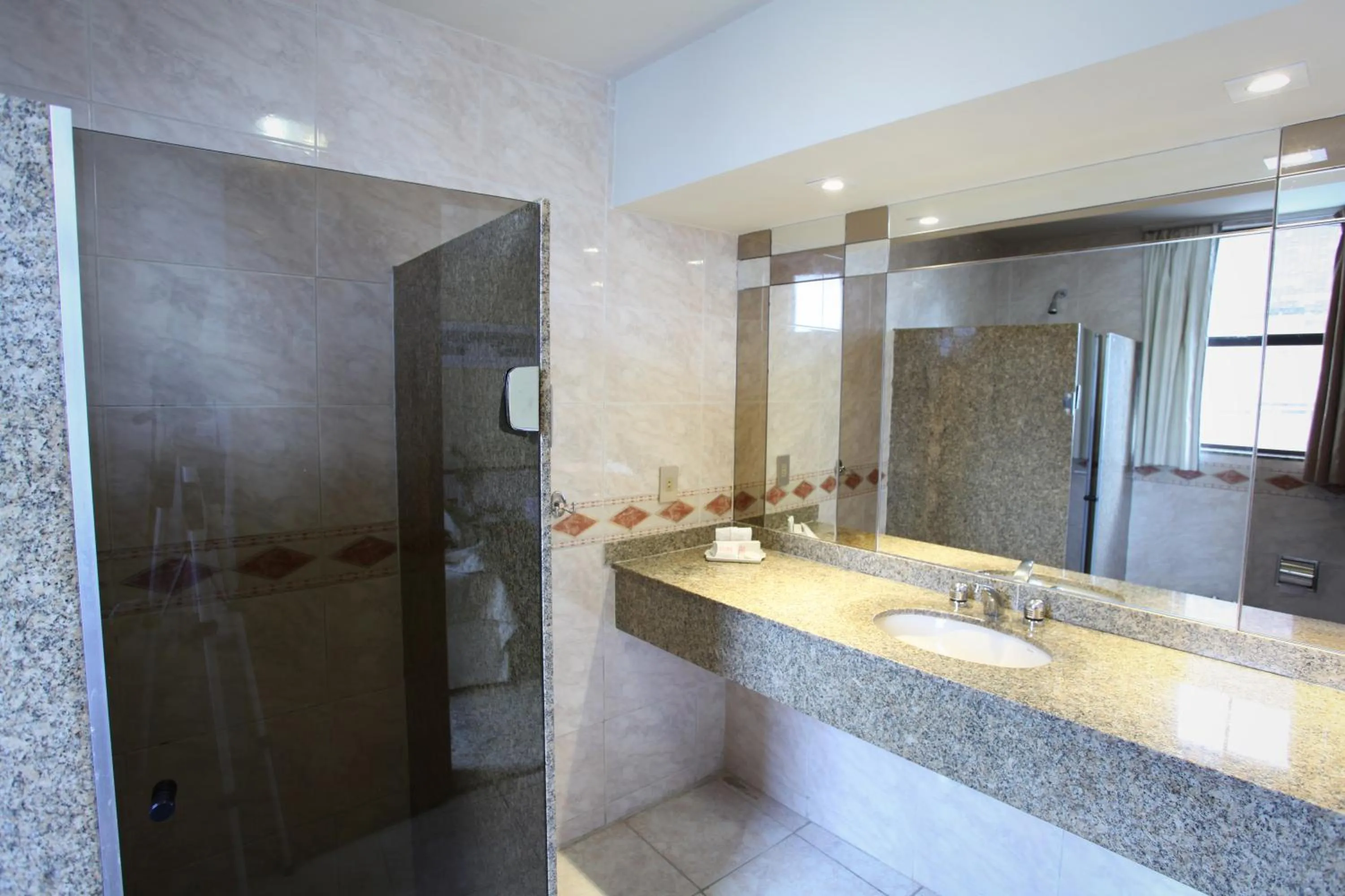 Bathroom in Mengo Palace Hotel