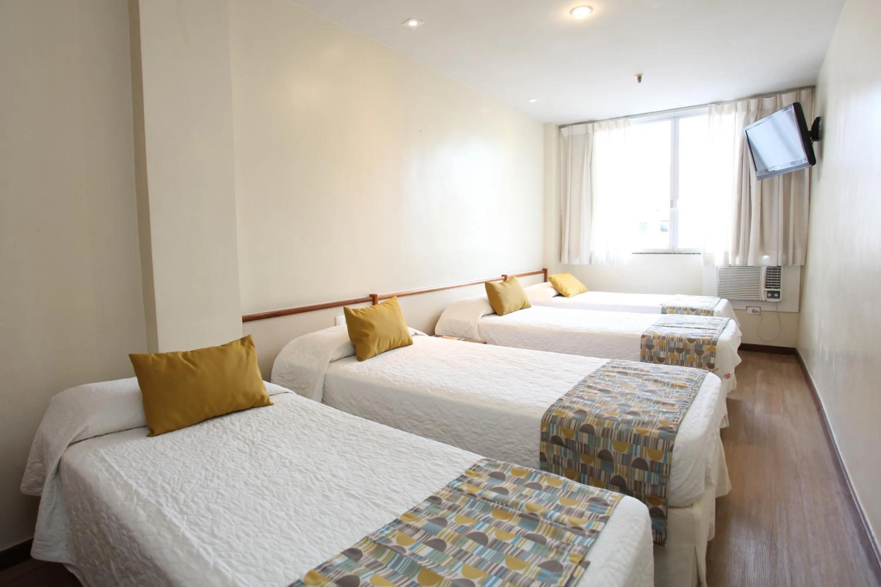 Bed in Mengo Palace Hotel