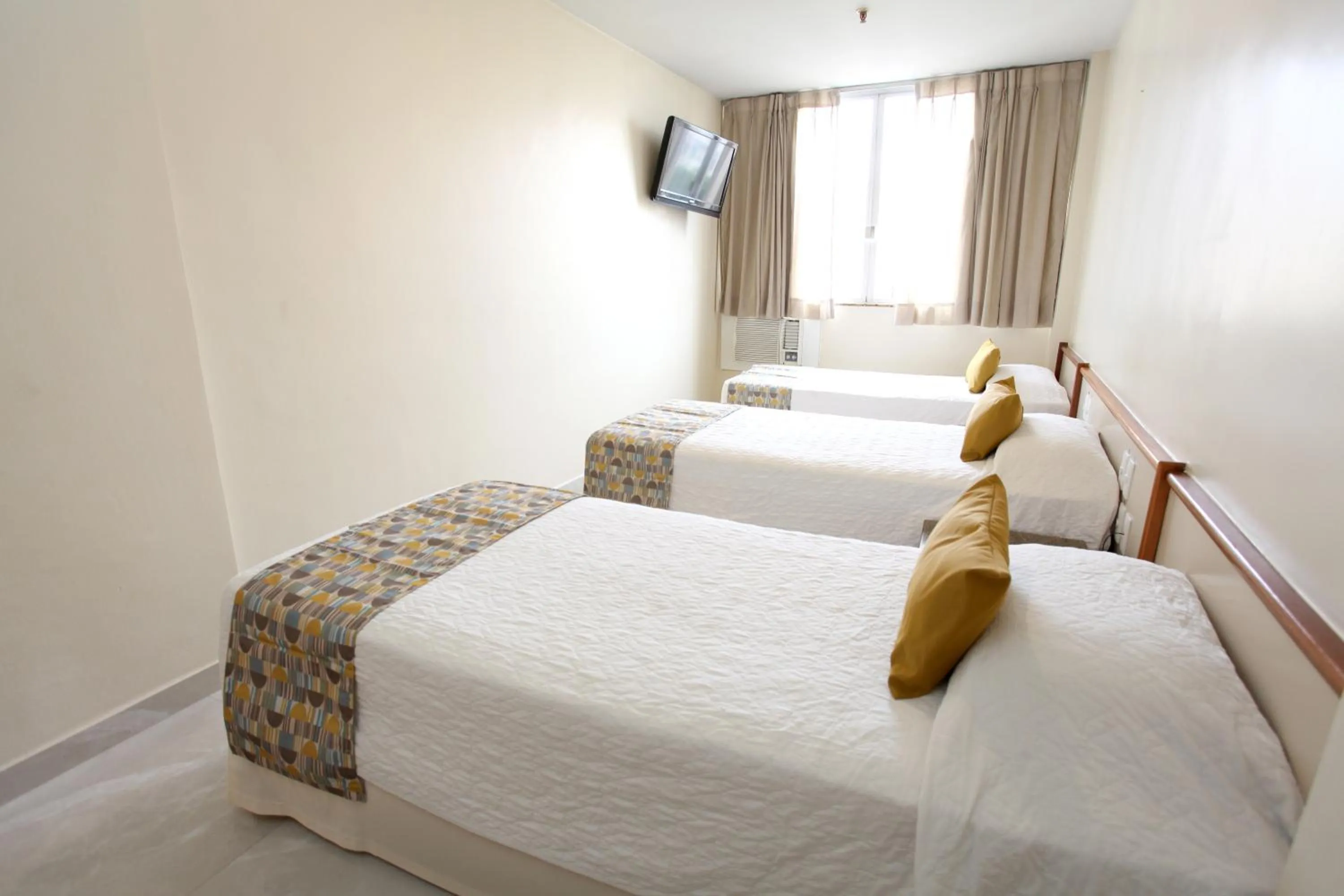 Bed in Mengo Palace Hotel