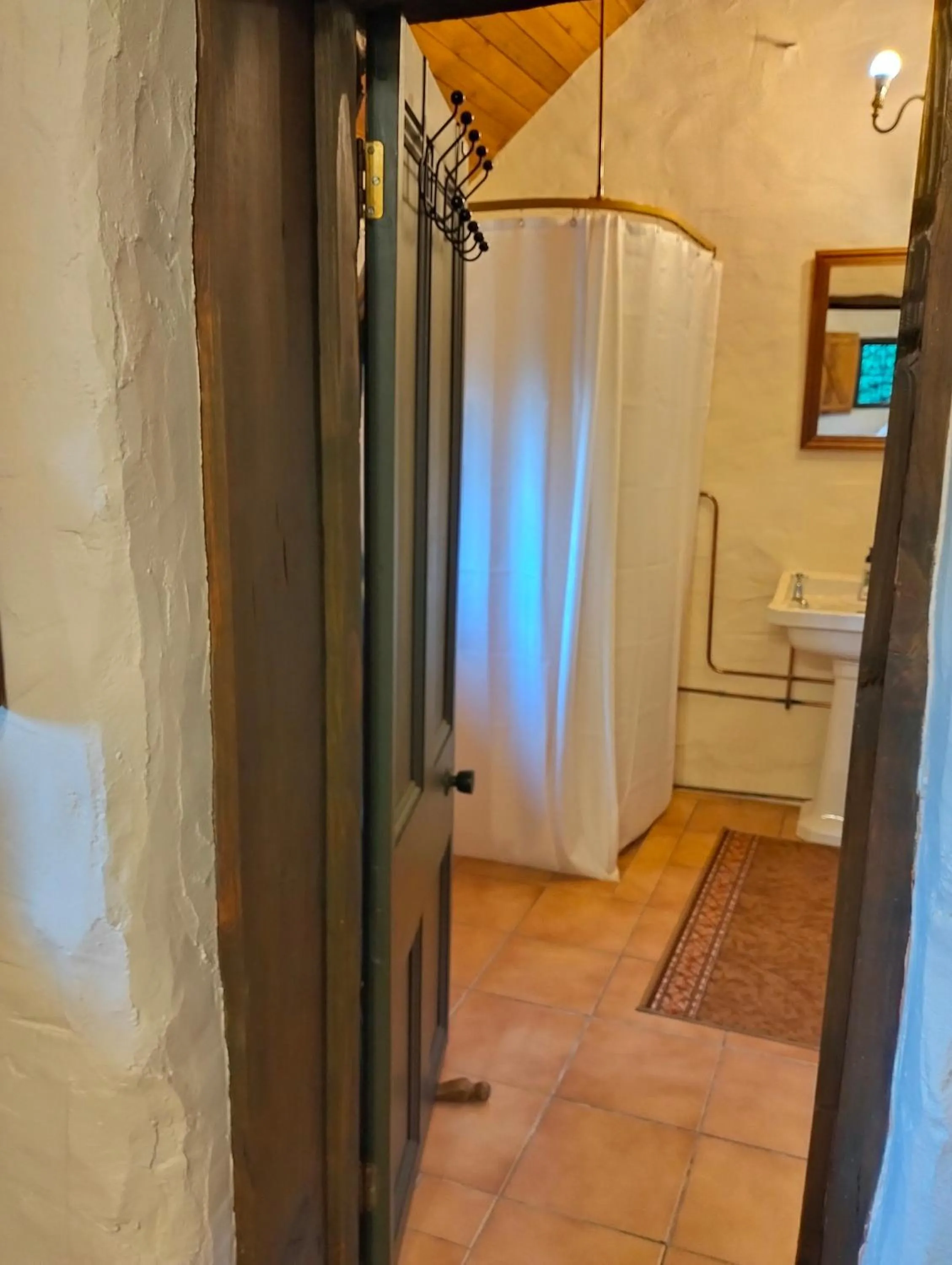 Shower in Queensberry Inn