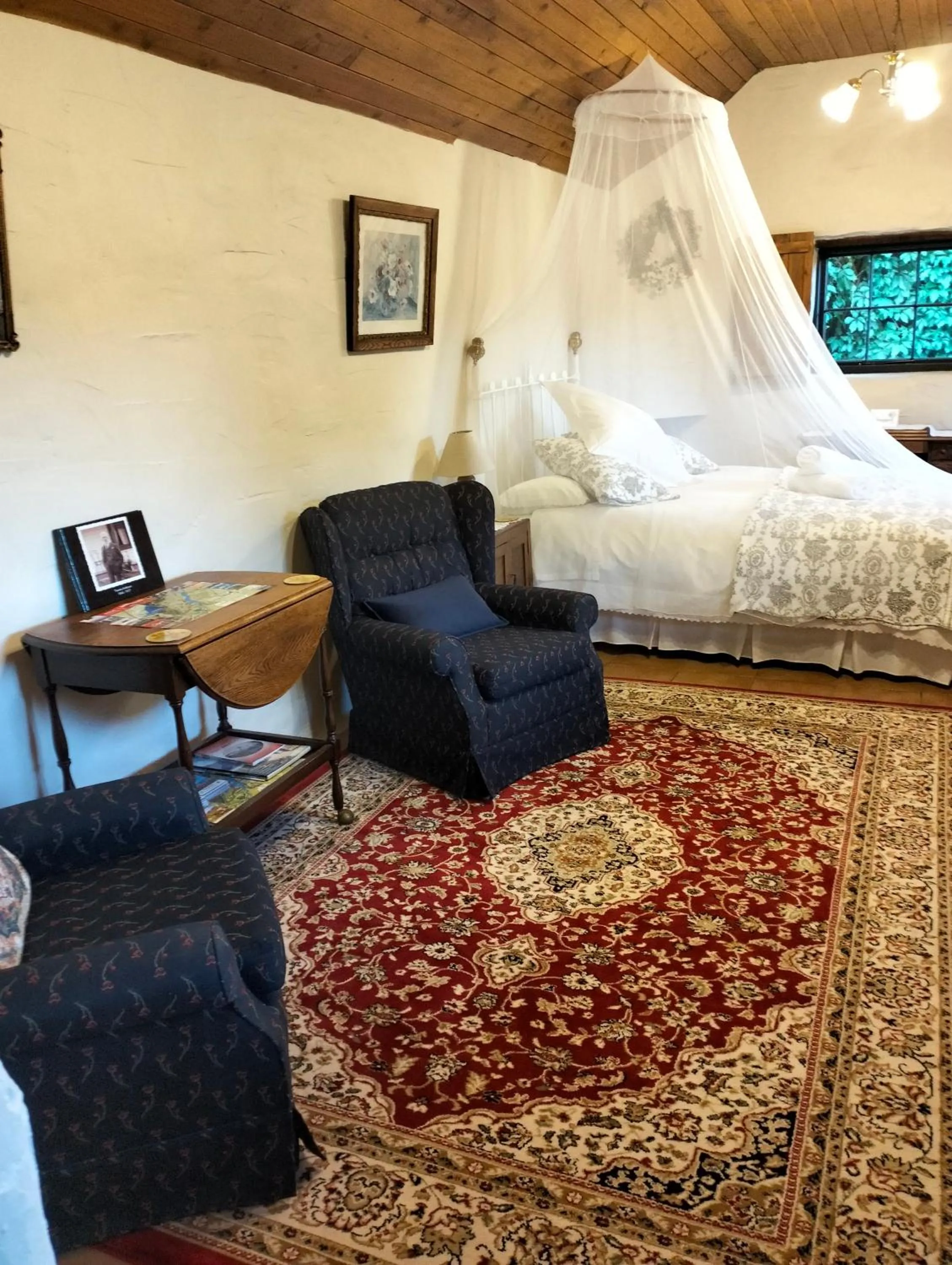 Bed in Queensberry Inn