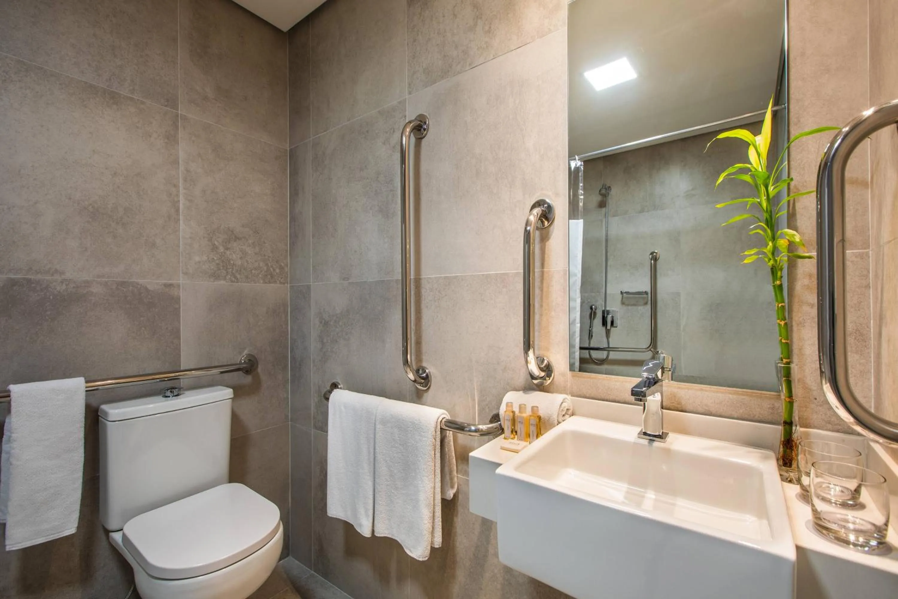 Bathroom in São Paulo Tatuapé Affiliated by Meliá