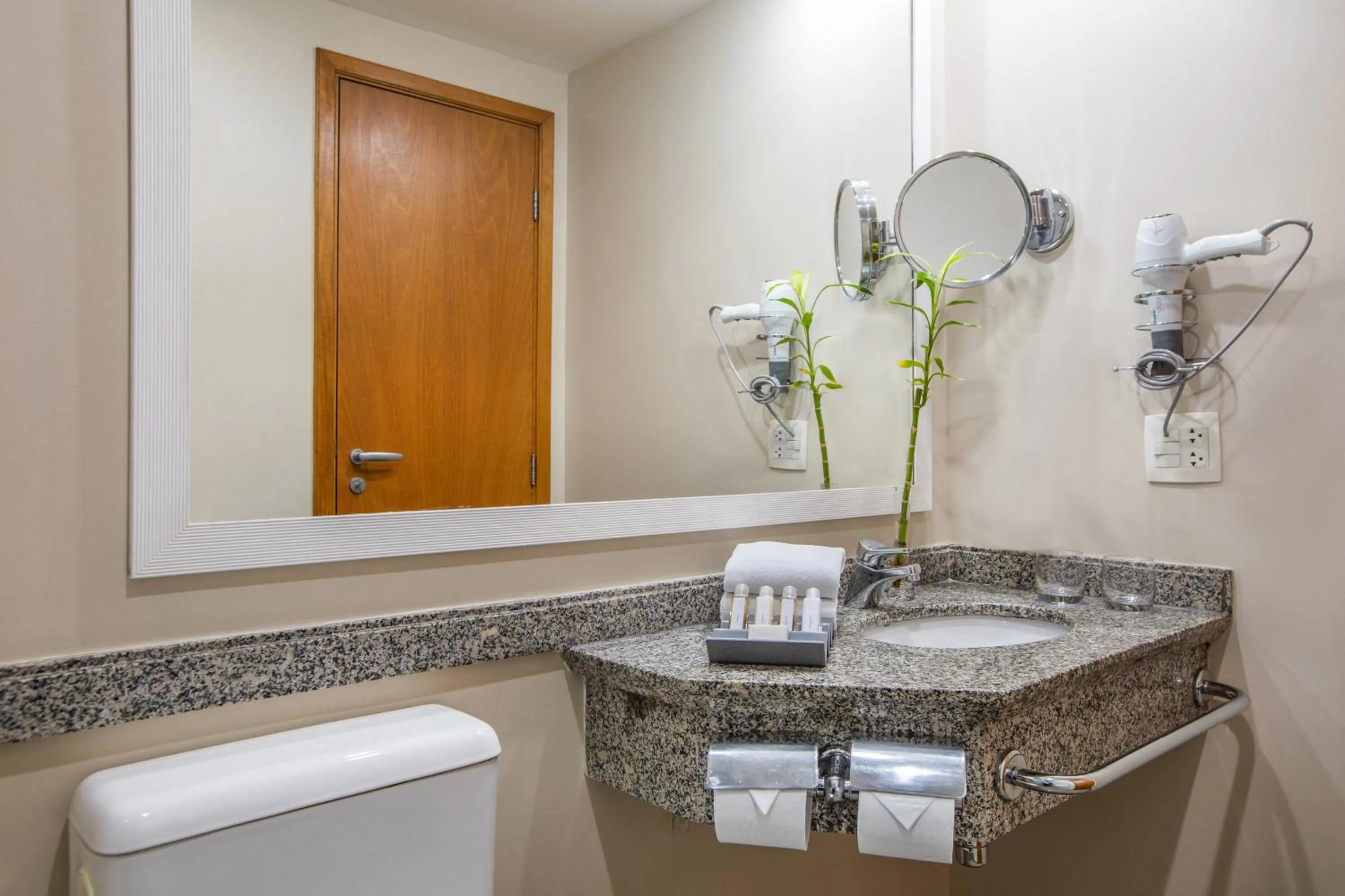 Bathroom in São Paulo Tatuapé Affiliated by Meliá