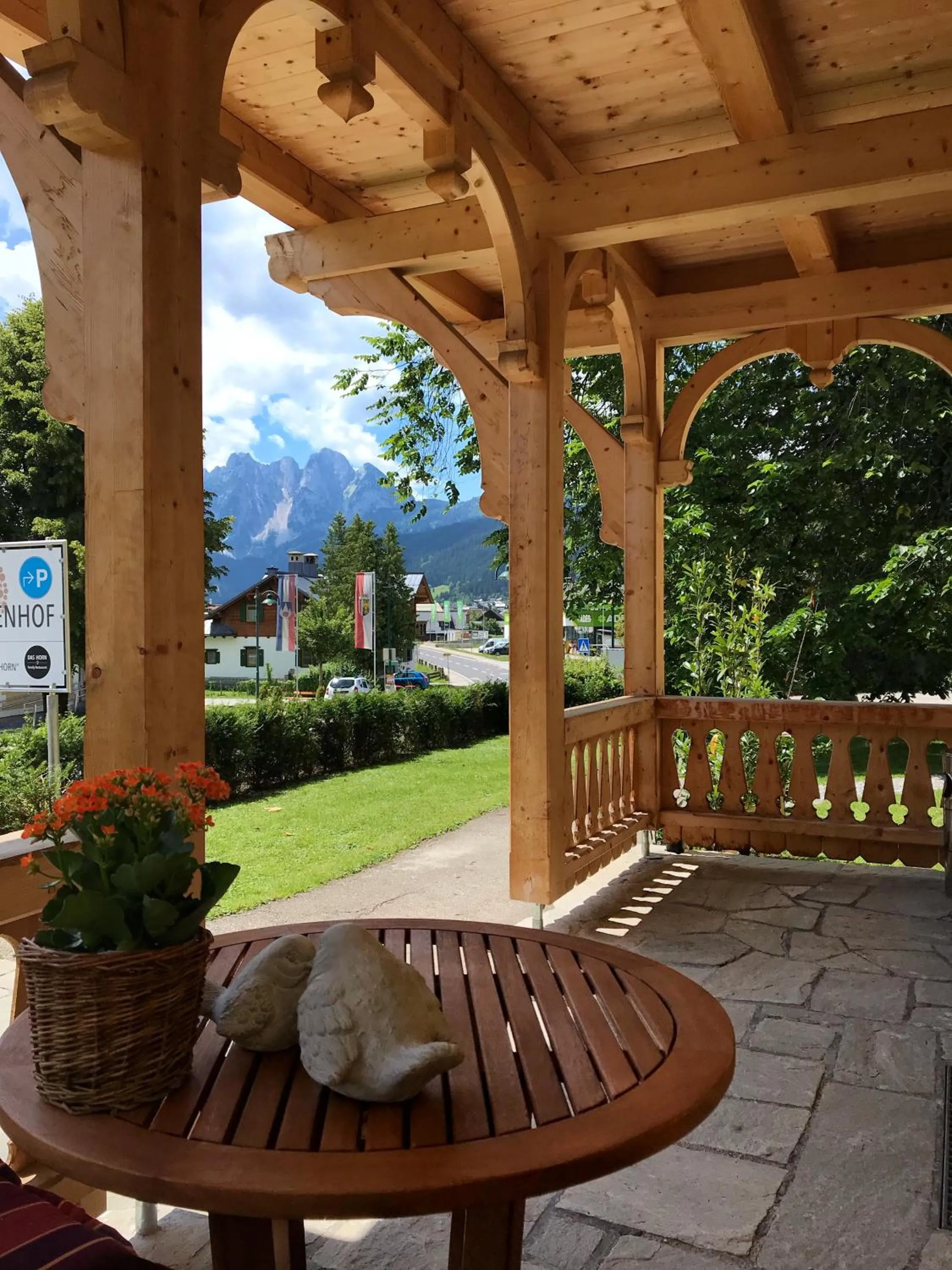 Facade/entrance in Der Ulmenhof