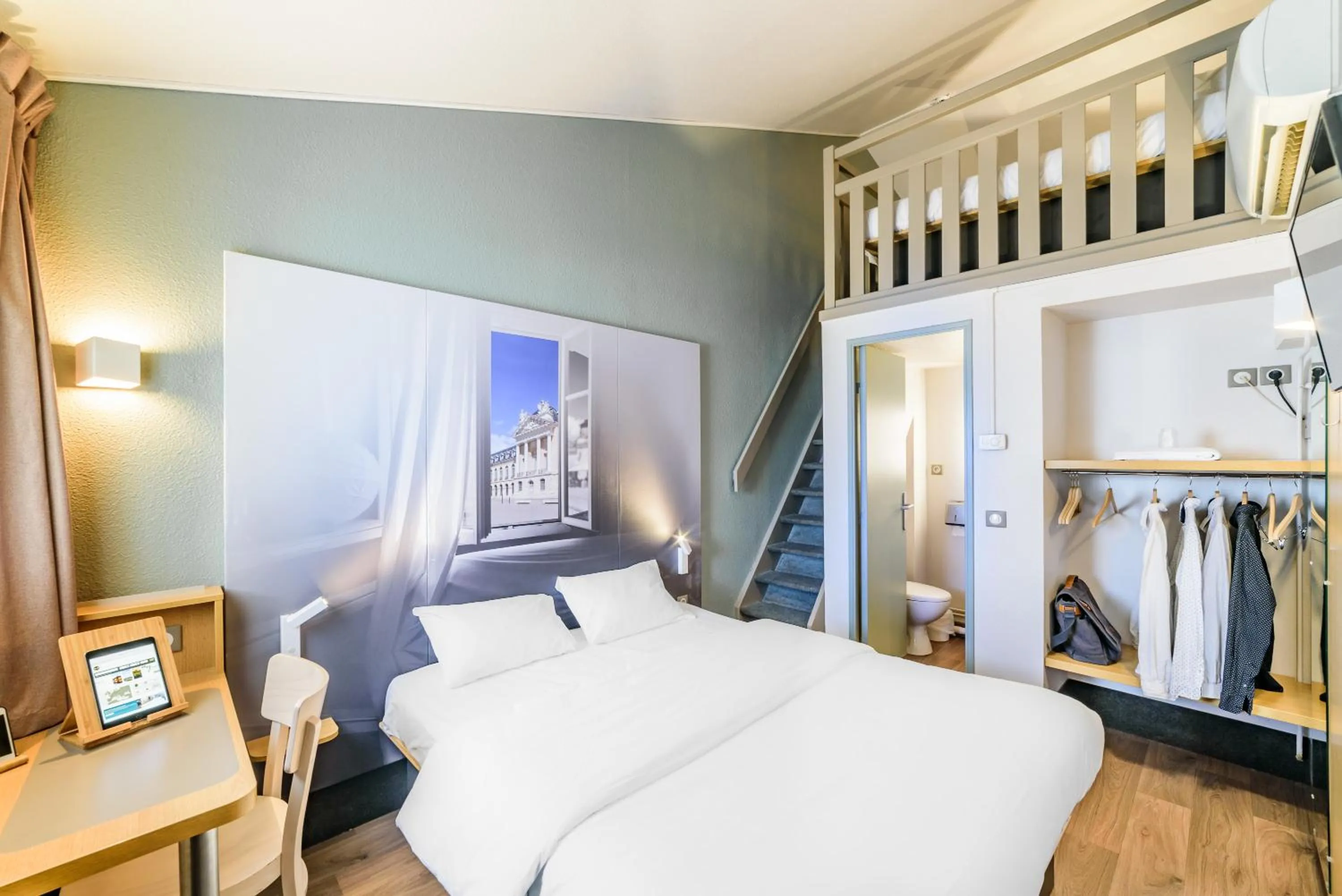 Bedroom, Bed in B&B HOTEL Dijon Marsannay