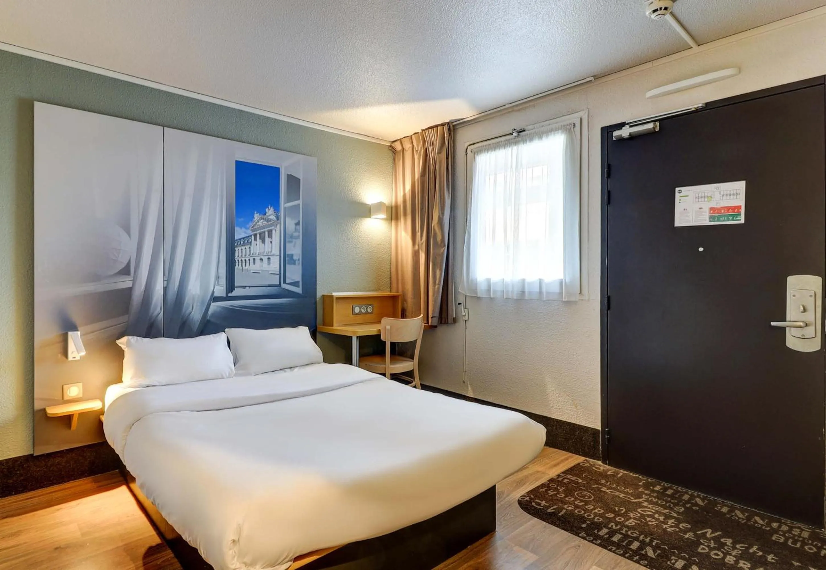 Bedroom, Bed in B&B HOTEL Dijon Marsannay