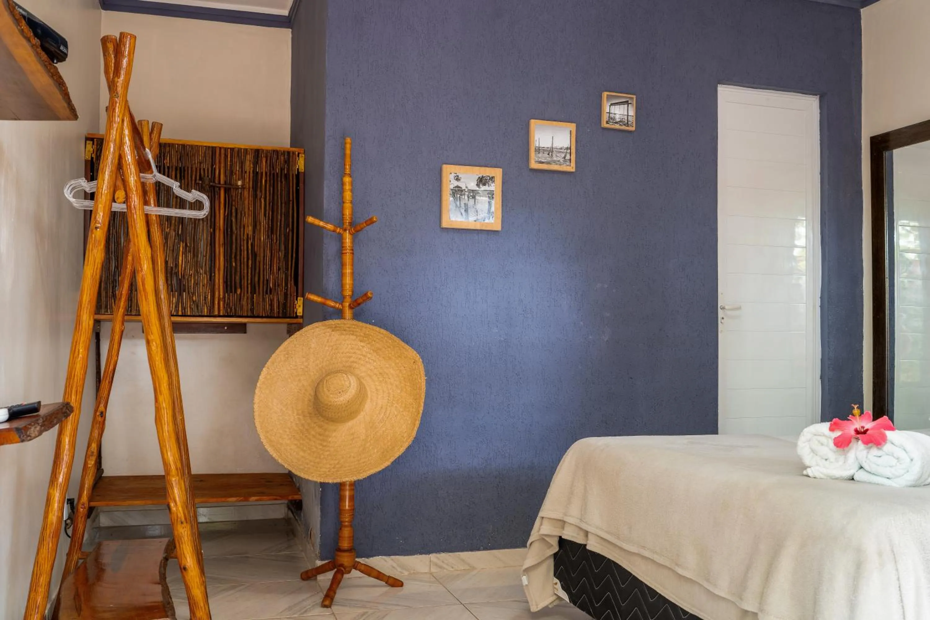 Photo of the whole room, Bed in Pousada Flambaião