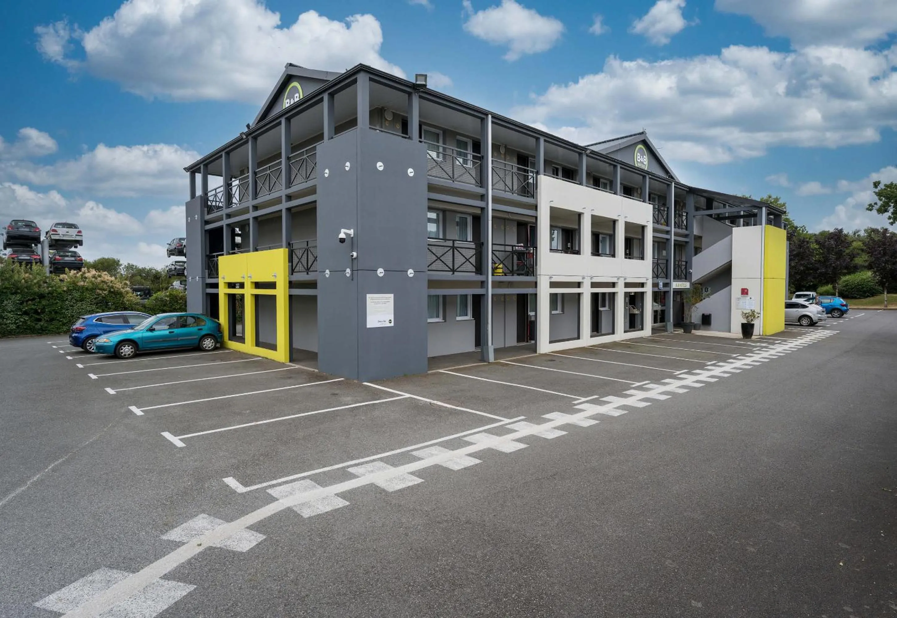 Property building in B&B HOTEL Vannes Est Golfe du Morbihan