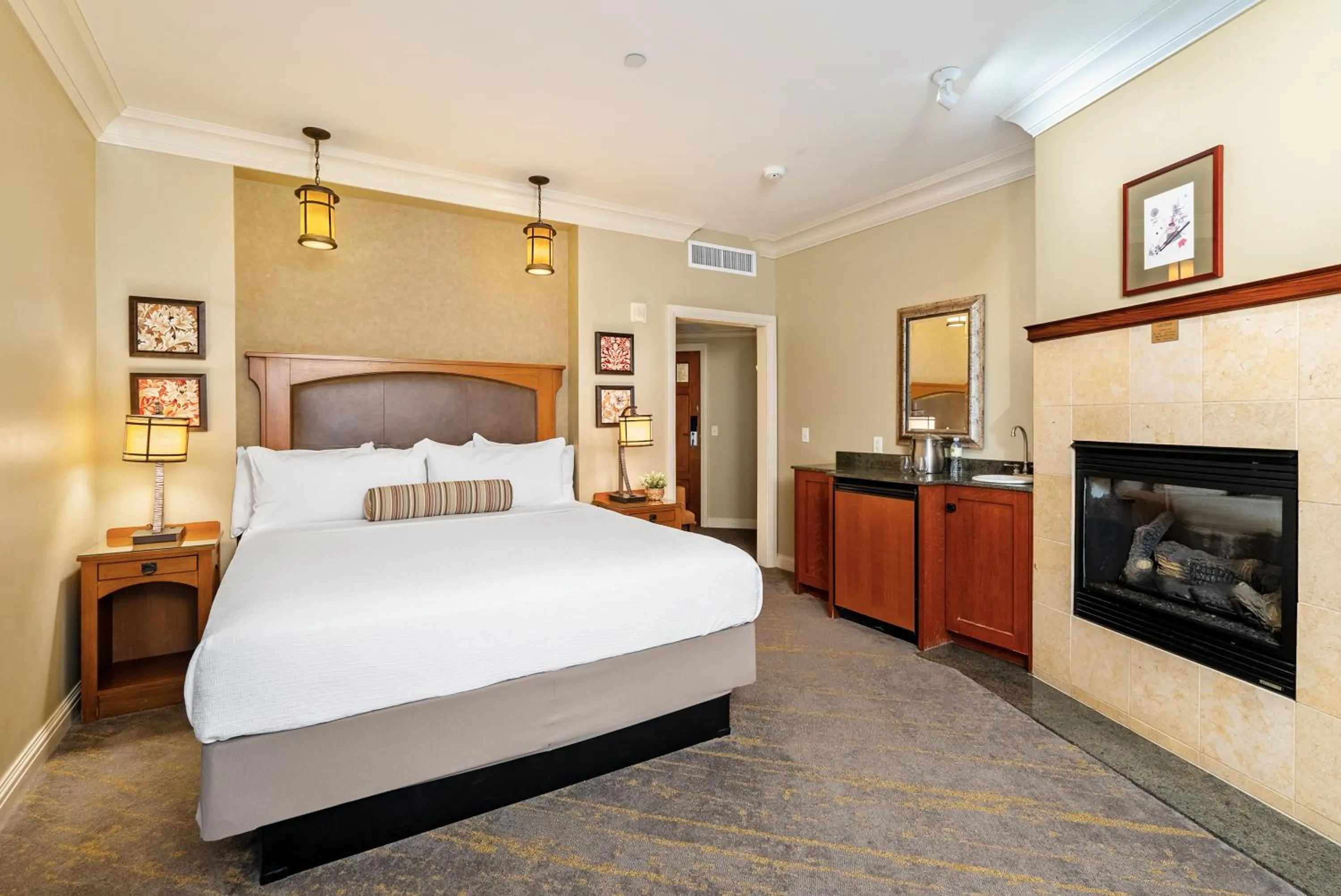 Bedroom in Avila Village Inn