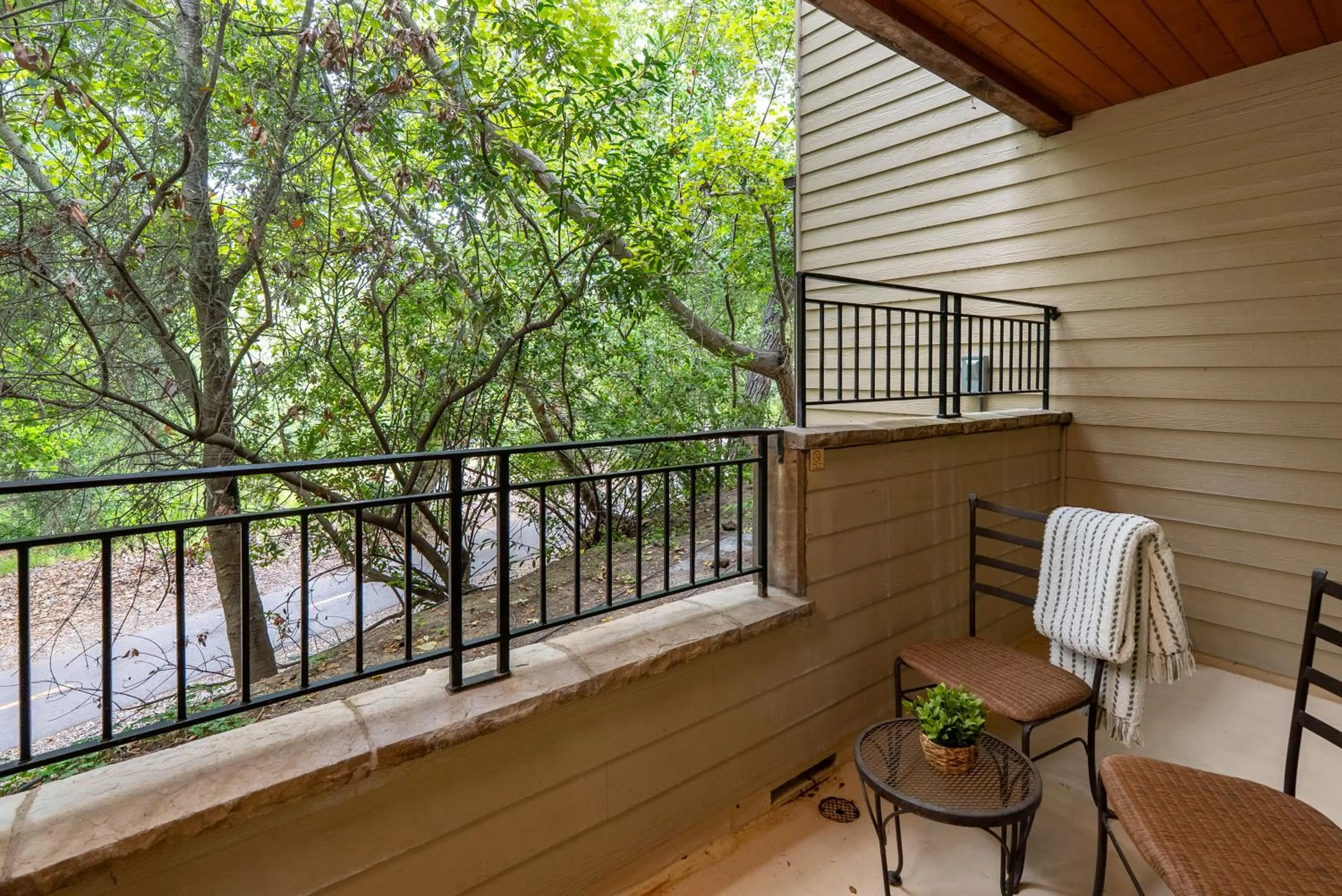 Patio in Avila Village Inn