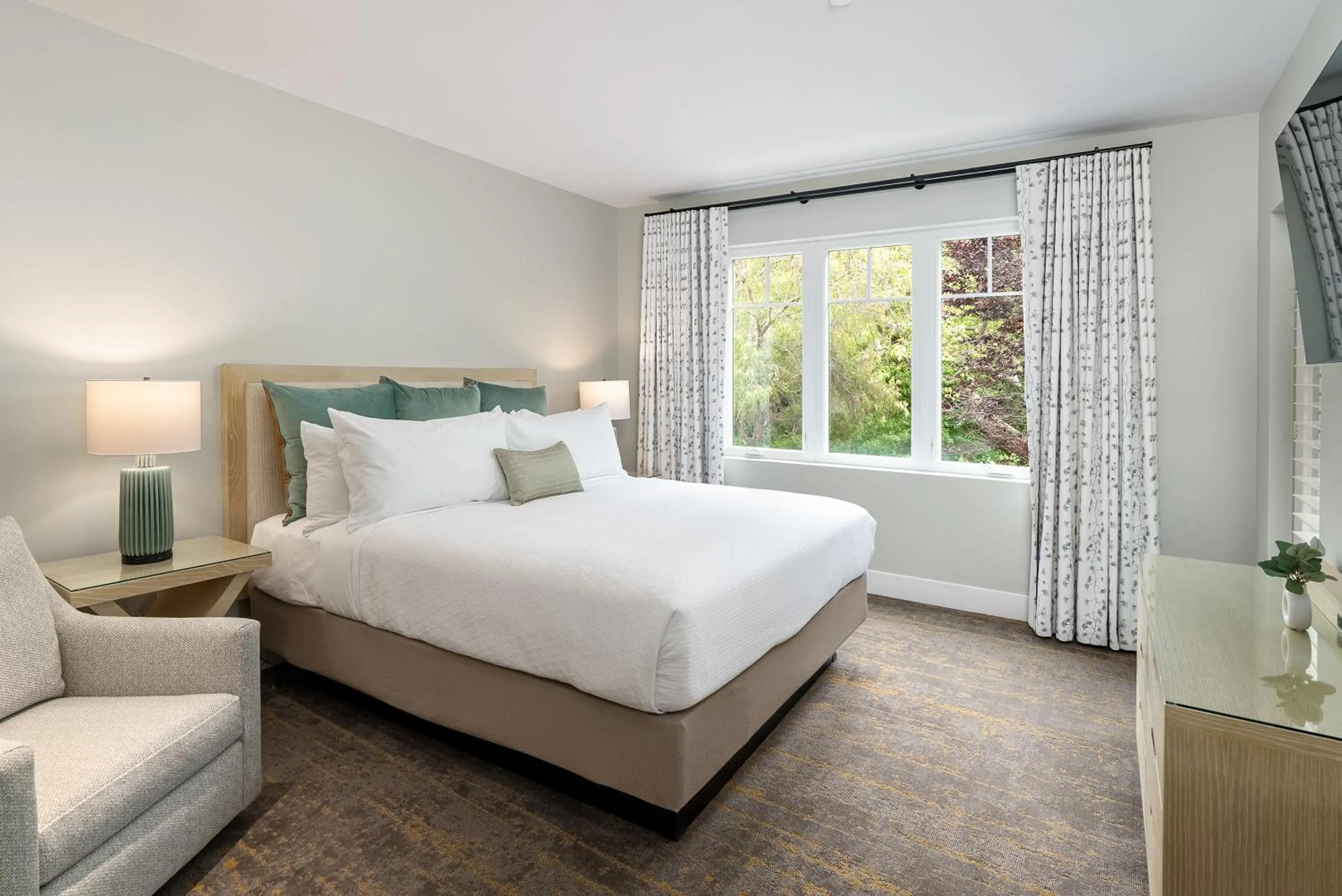 Bed in Avila Village Inn