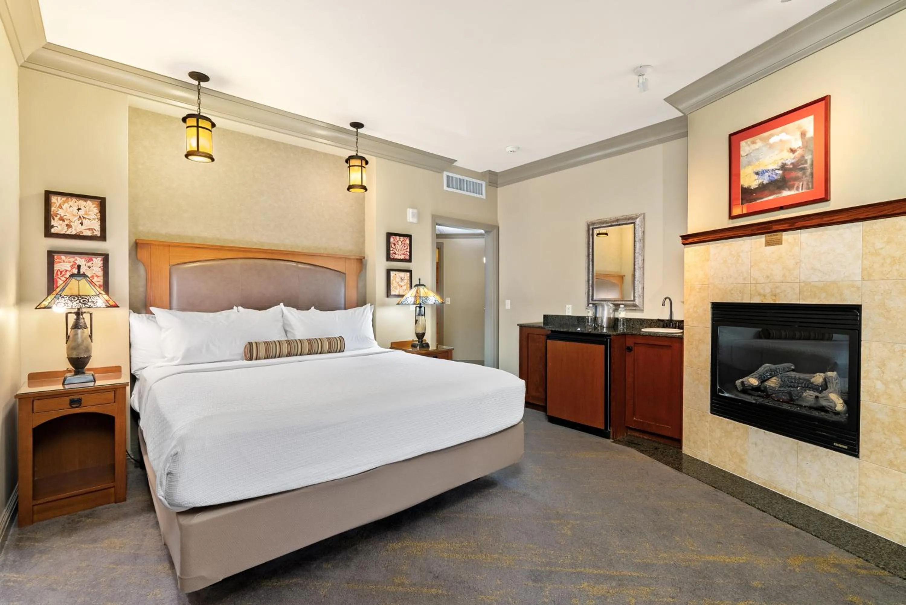 Bed in Avila Village Inn