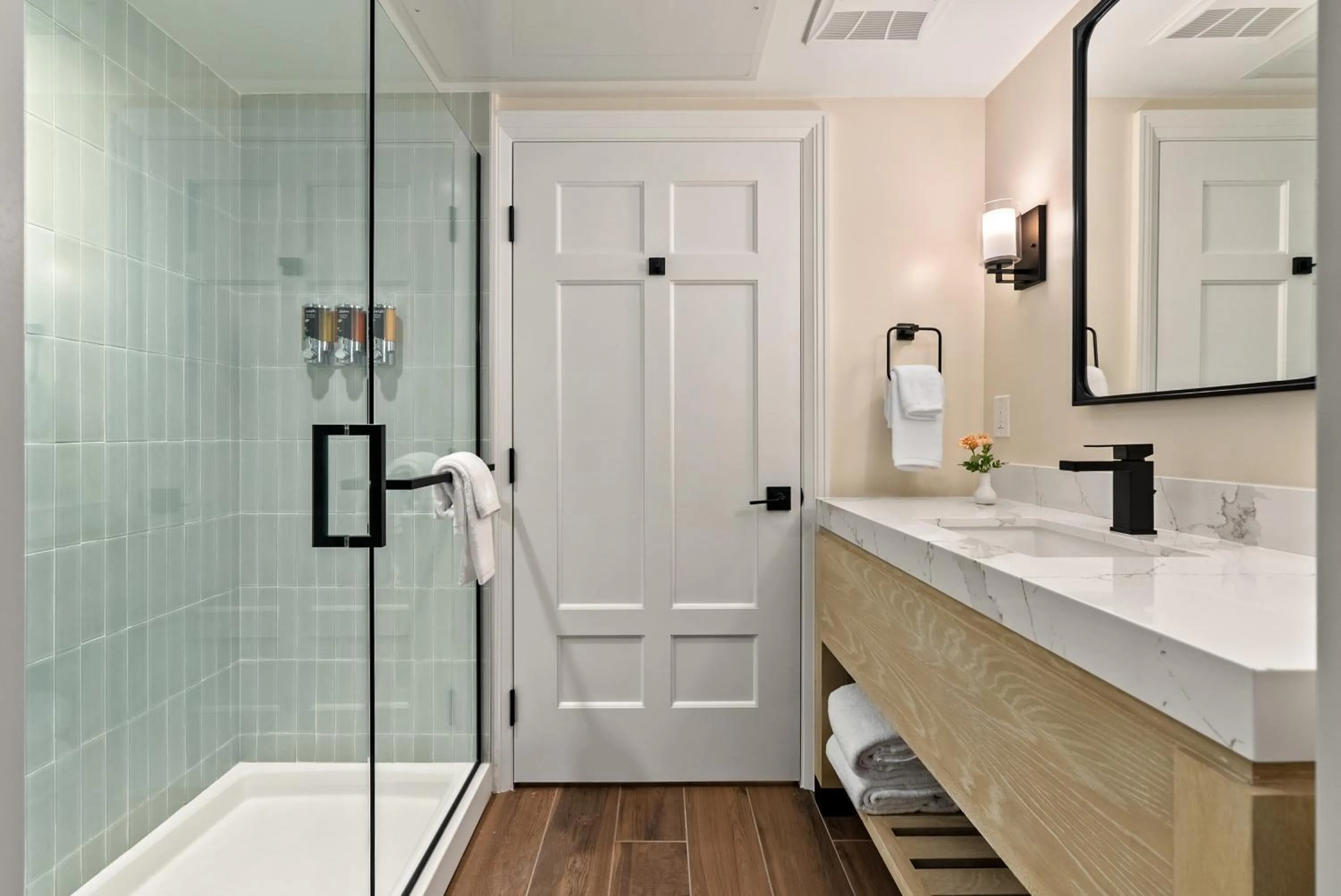 Shower in Avila Village Inn