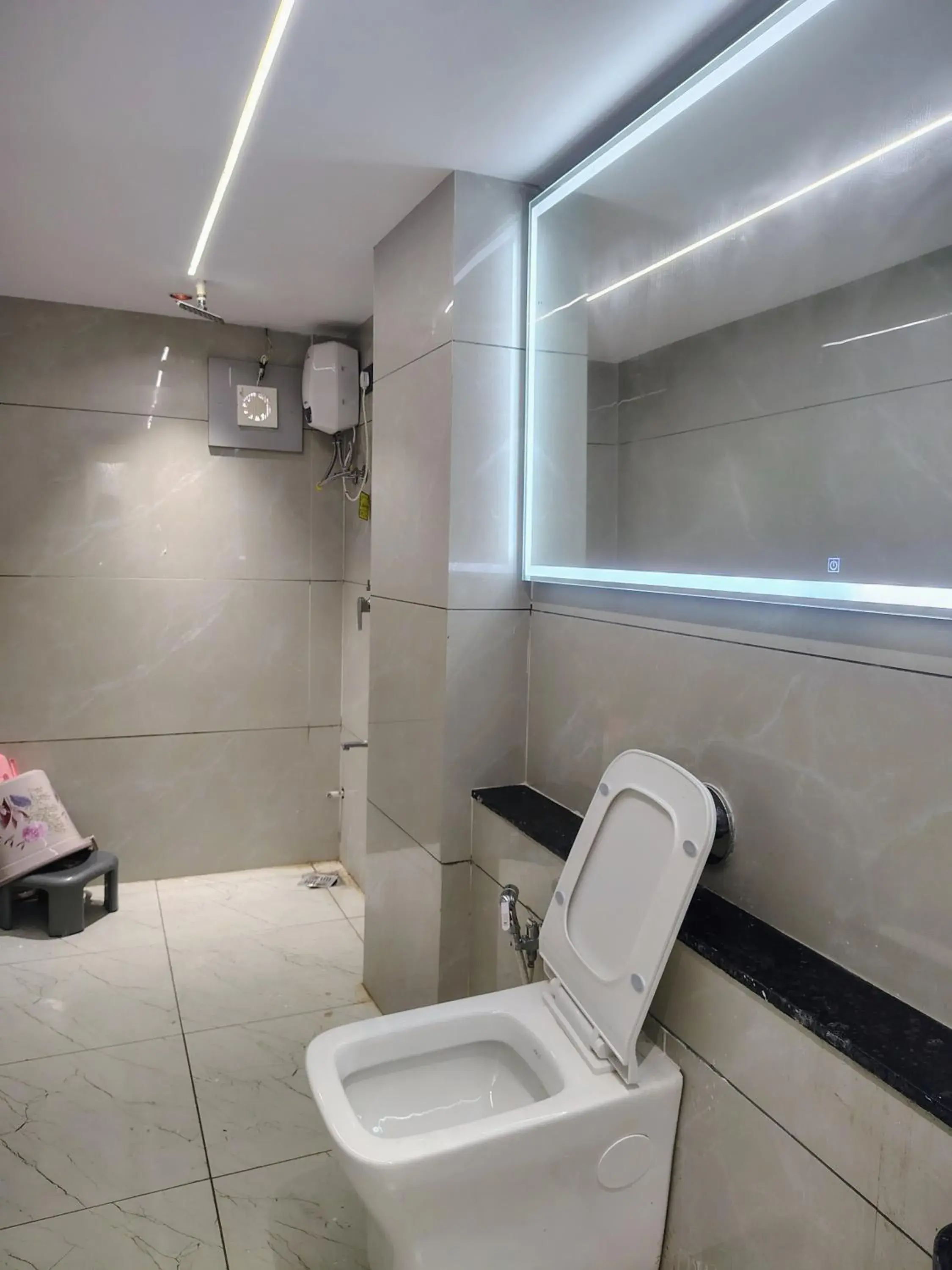 Premium Quadruple Room in Hotel Red Rose Premium Quadruple Room in Hotel Red Rose