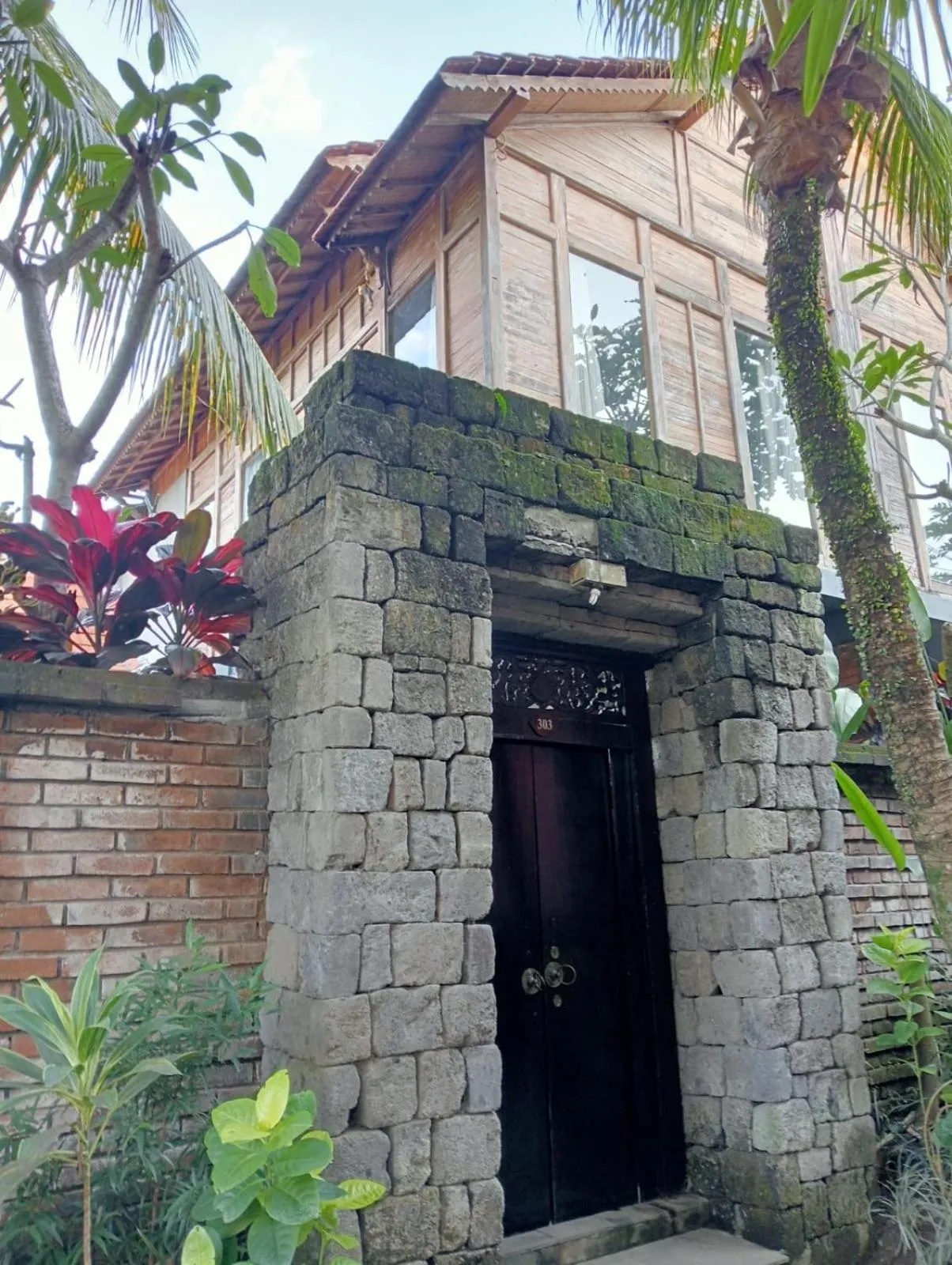 Property building in Suarti Boutique Village