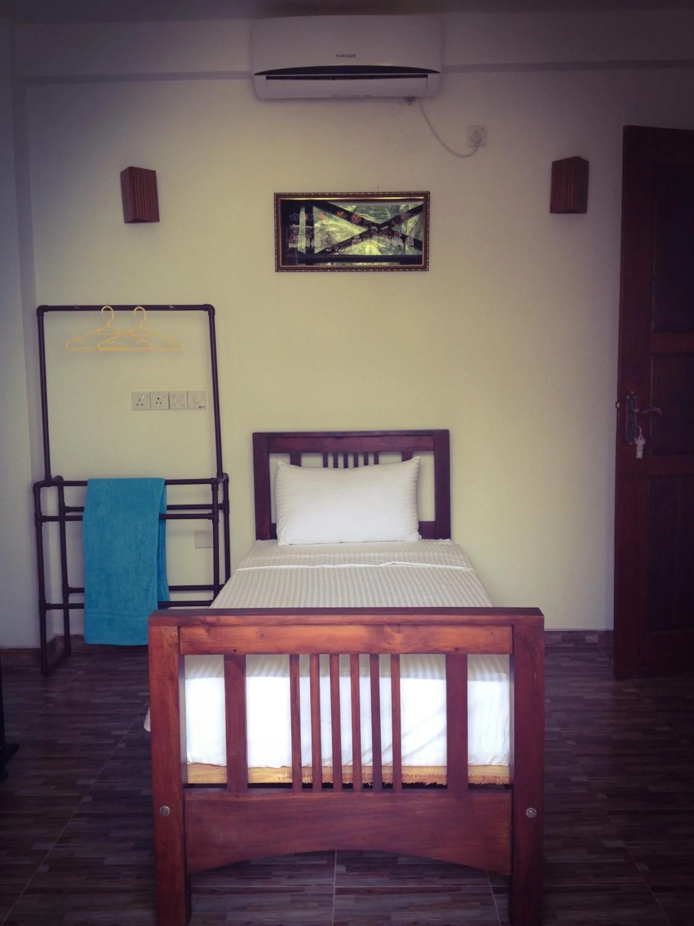 Photo of the whole room in Mirissa Seastar