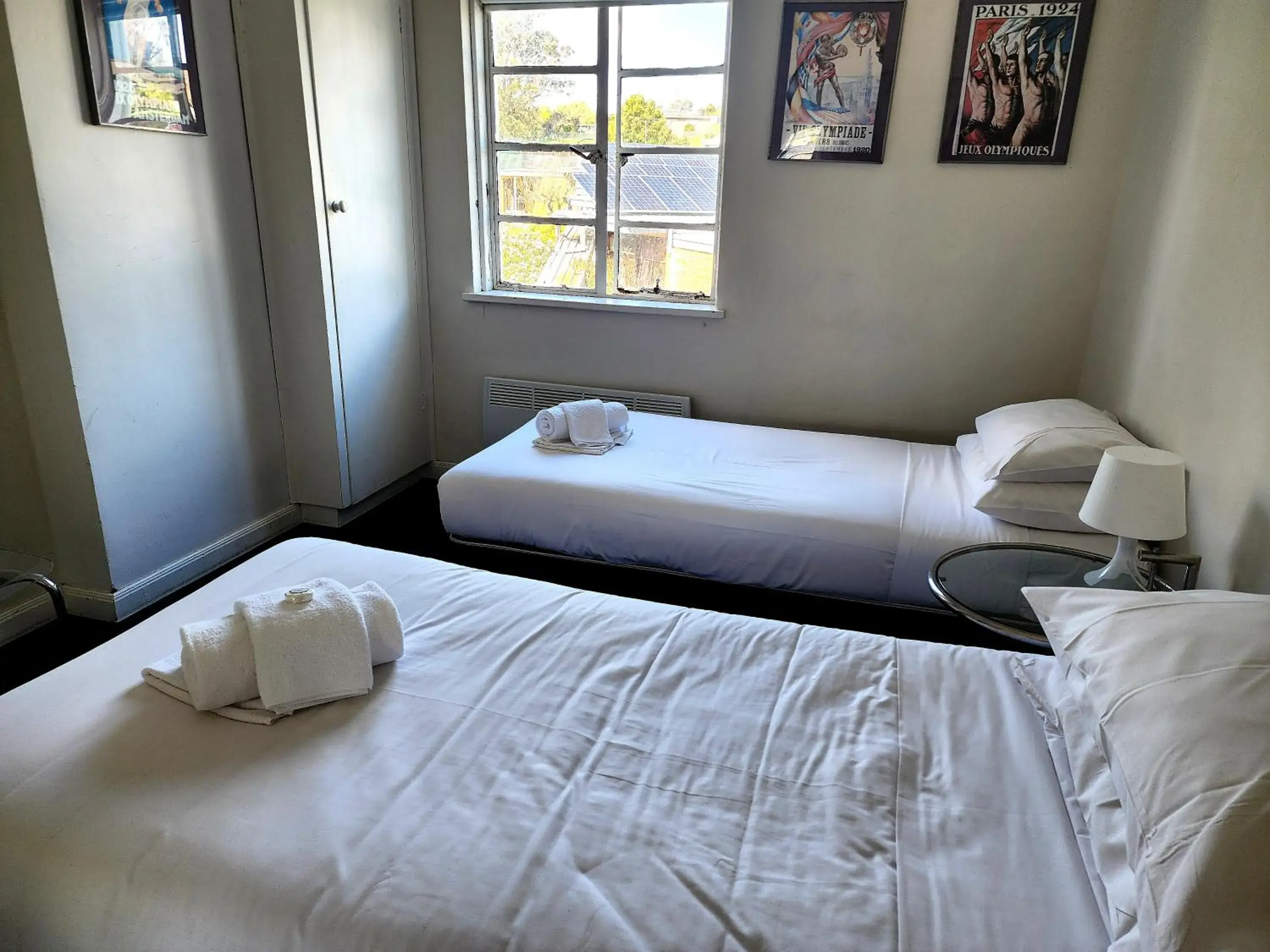 Budget Twin Room in Fish Creek Hotel Budget Twin Room in Fish Creek Hotel