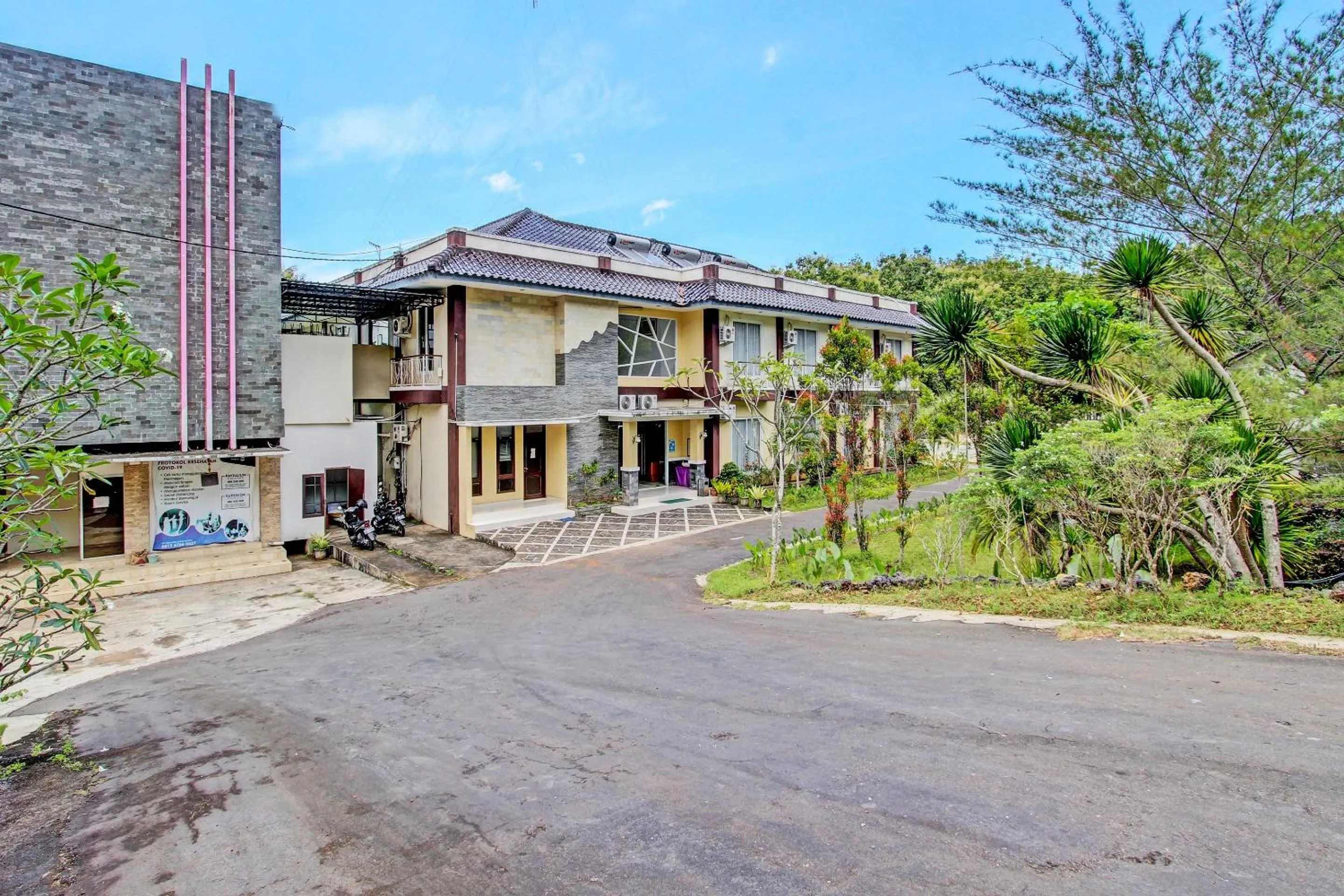 Facade/entrance in Collection O Gunung Kidul Near Pindul Cave Formerly Orchid Hotel