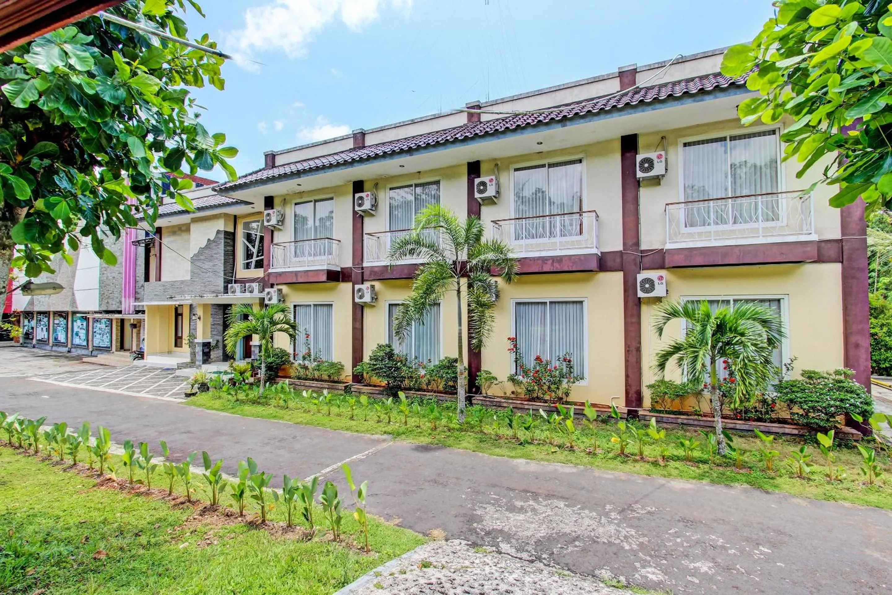 Facade/entrance in Collection O Gunung Kidul Near Pindul Cave Formerly Orchid Hotel