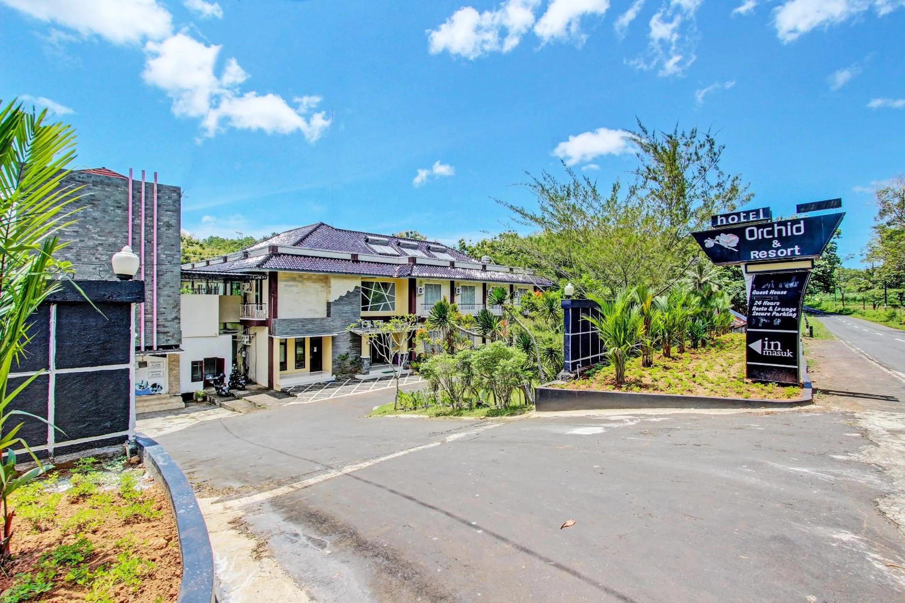 Facade/entrance in Collection O Gunung Kidul Near Pindul Cave Formerly Orchid Hotel