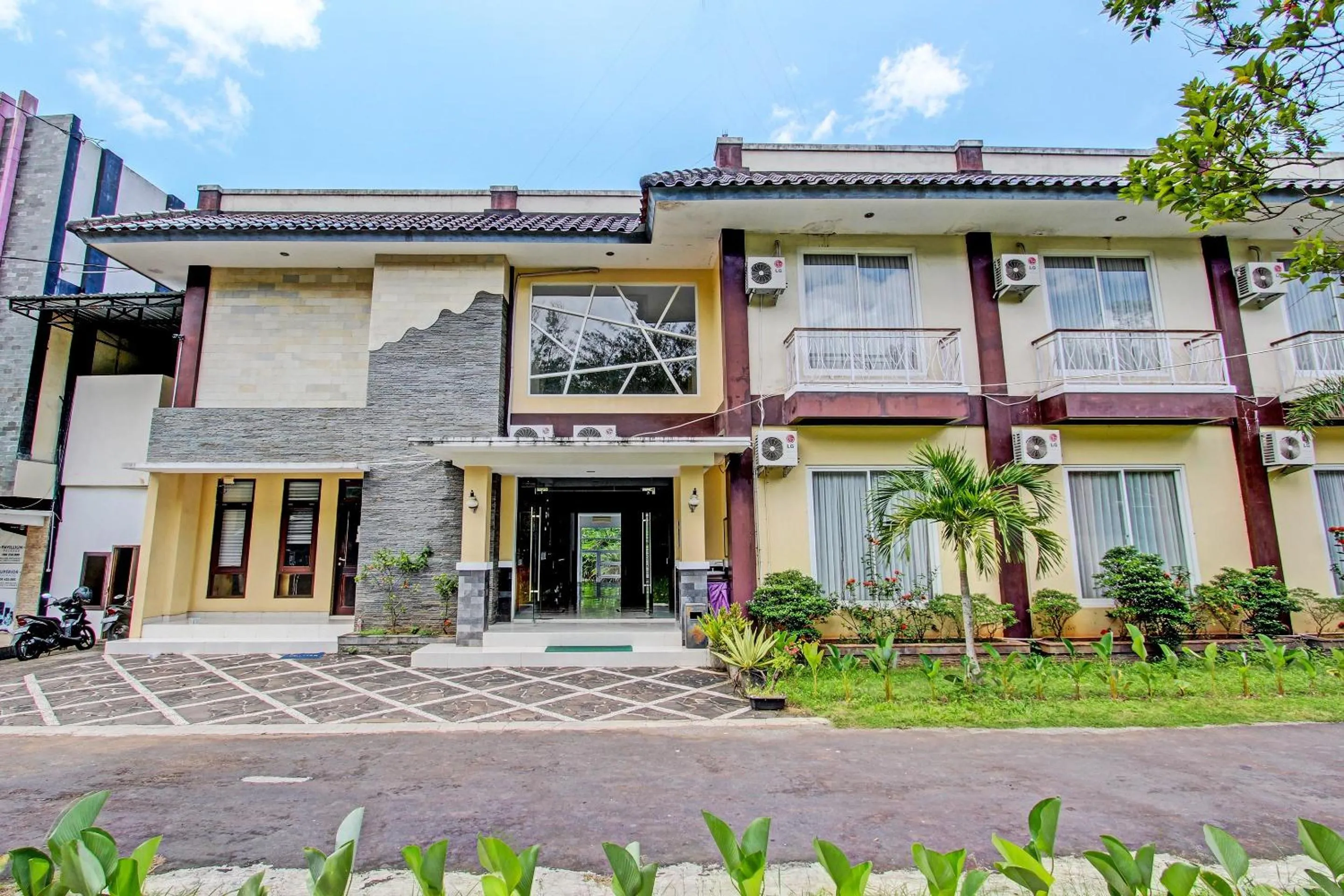 Facade/entrance in Collection O Gunung Kidul Near Pindul Cave Formerly Orchid Hotel