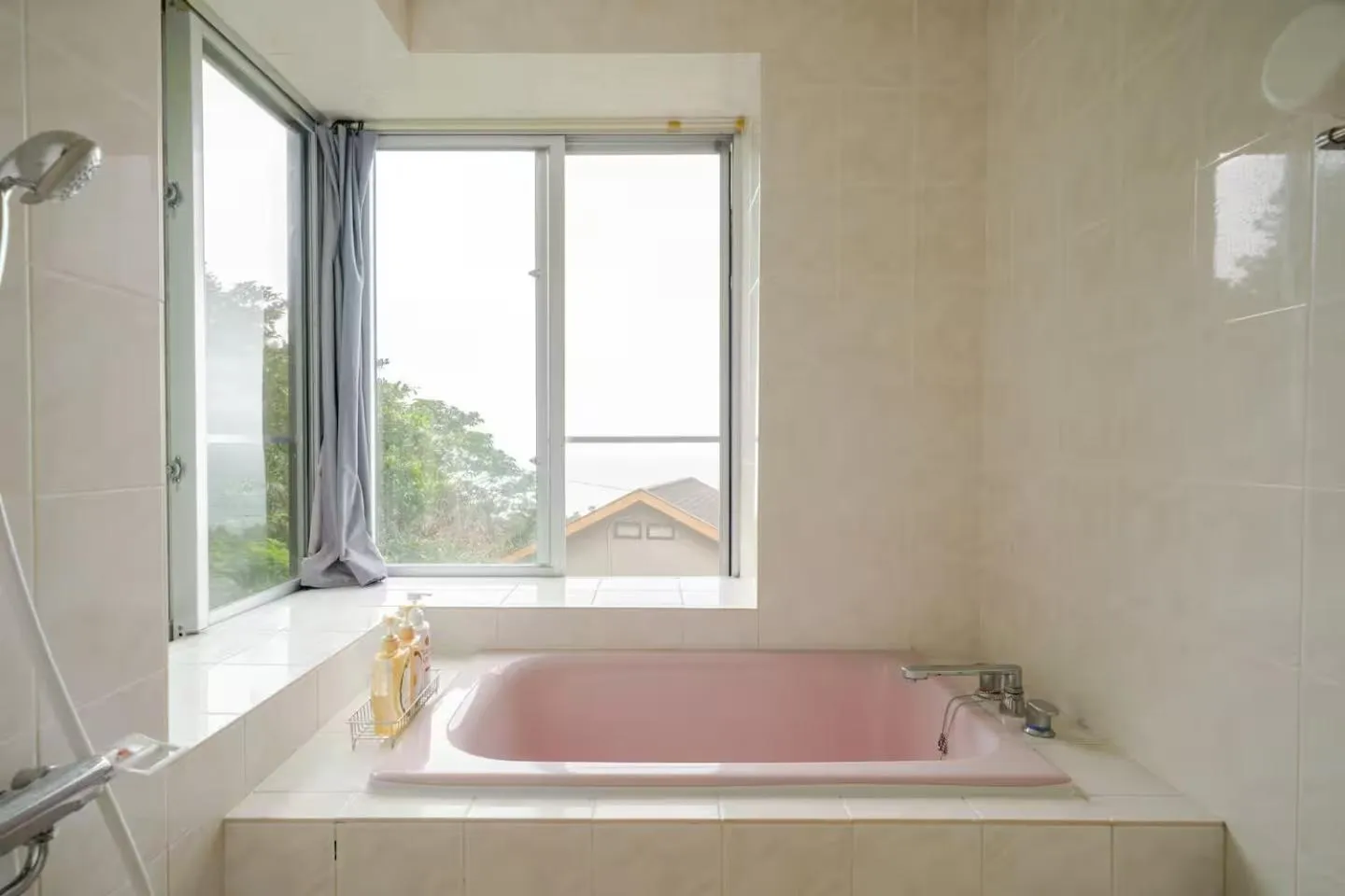 Hot Tub in PANORAMA Ocean View Cottage