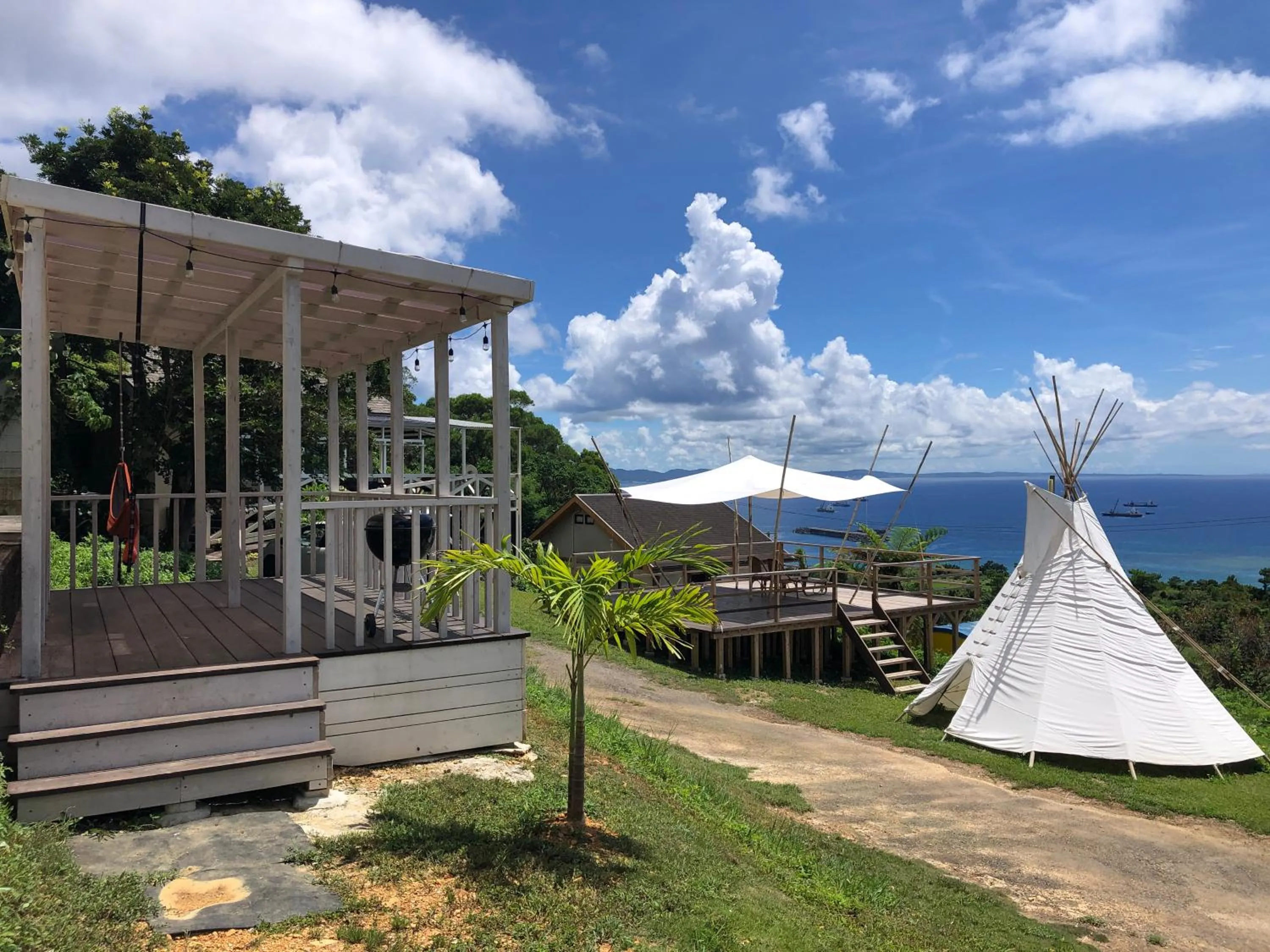 Patio in PANORAMA Ocean View Cottage