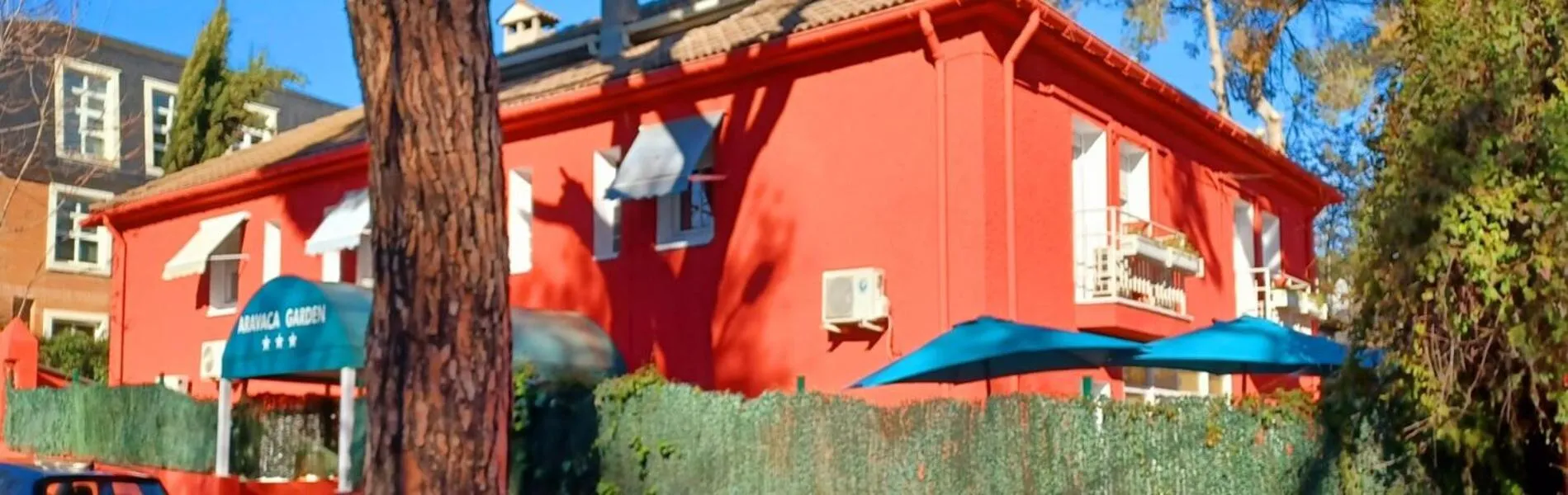 Property building in C&H Aravaca Garden